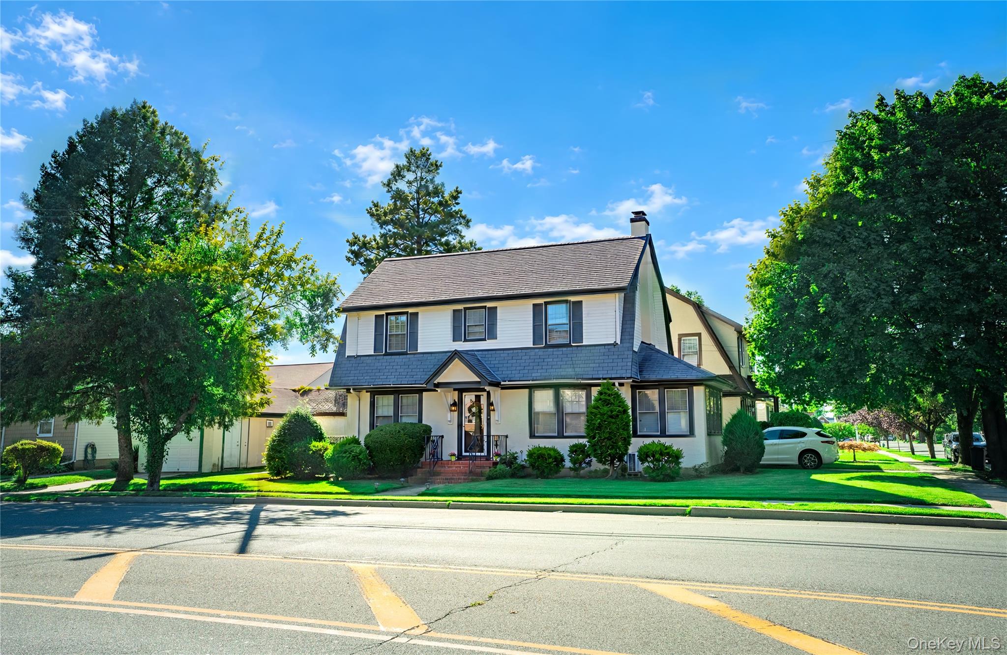 676 6th Avenue, New Hyde Park NY 11040