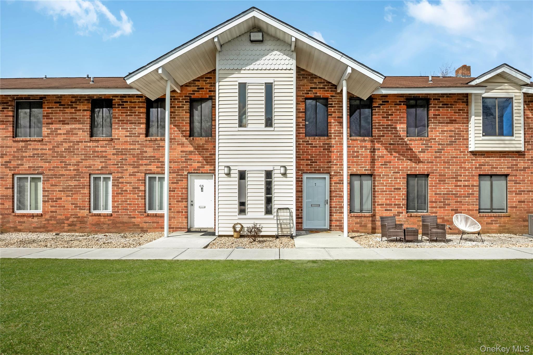 8 Cheyenne Court Unit 8, Coram NY 11727