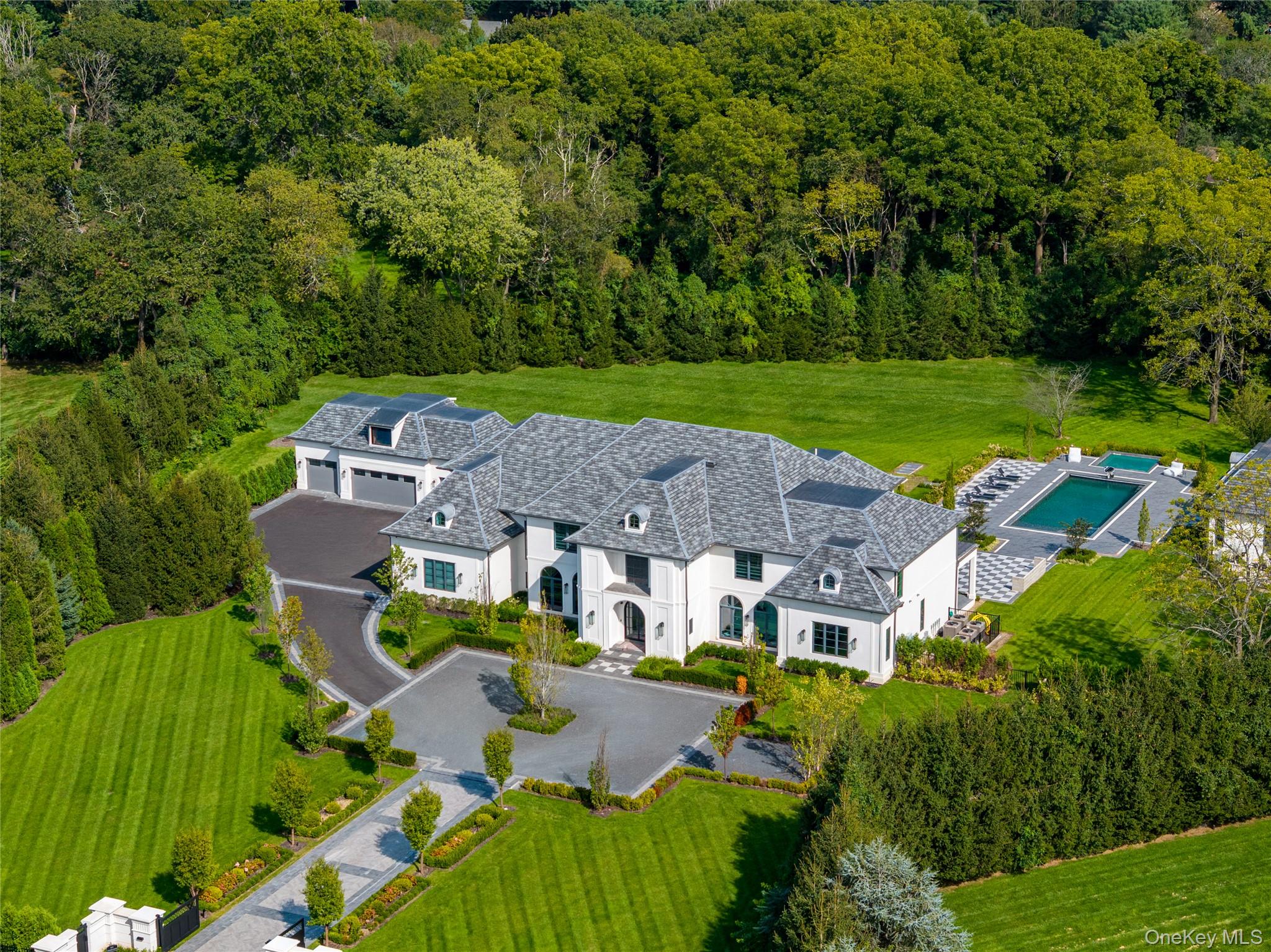18 Evergreen Way, Old Brookville NY 11545