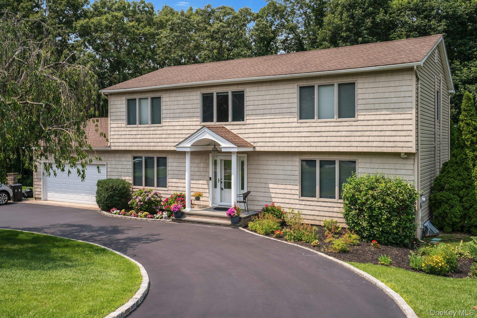 41 Cedar Ridge Lane, Dix Hills NY 11746