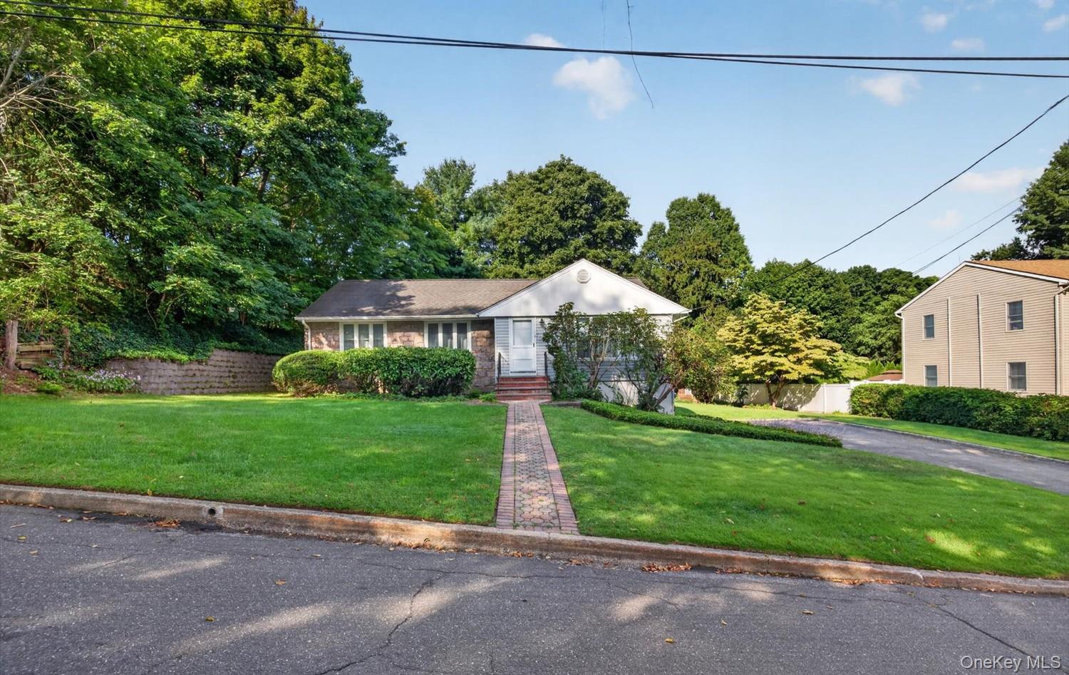 31 Francis Terrace, Glen Cove NY 11542