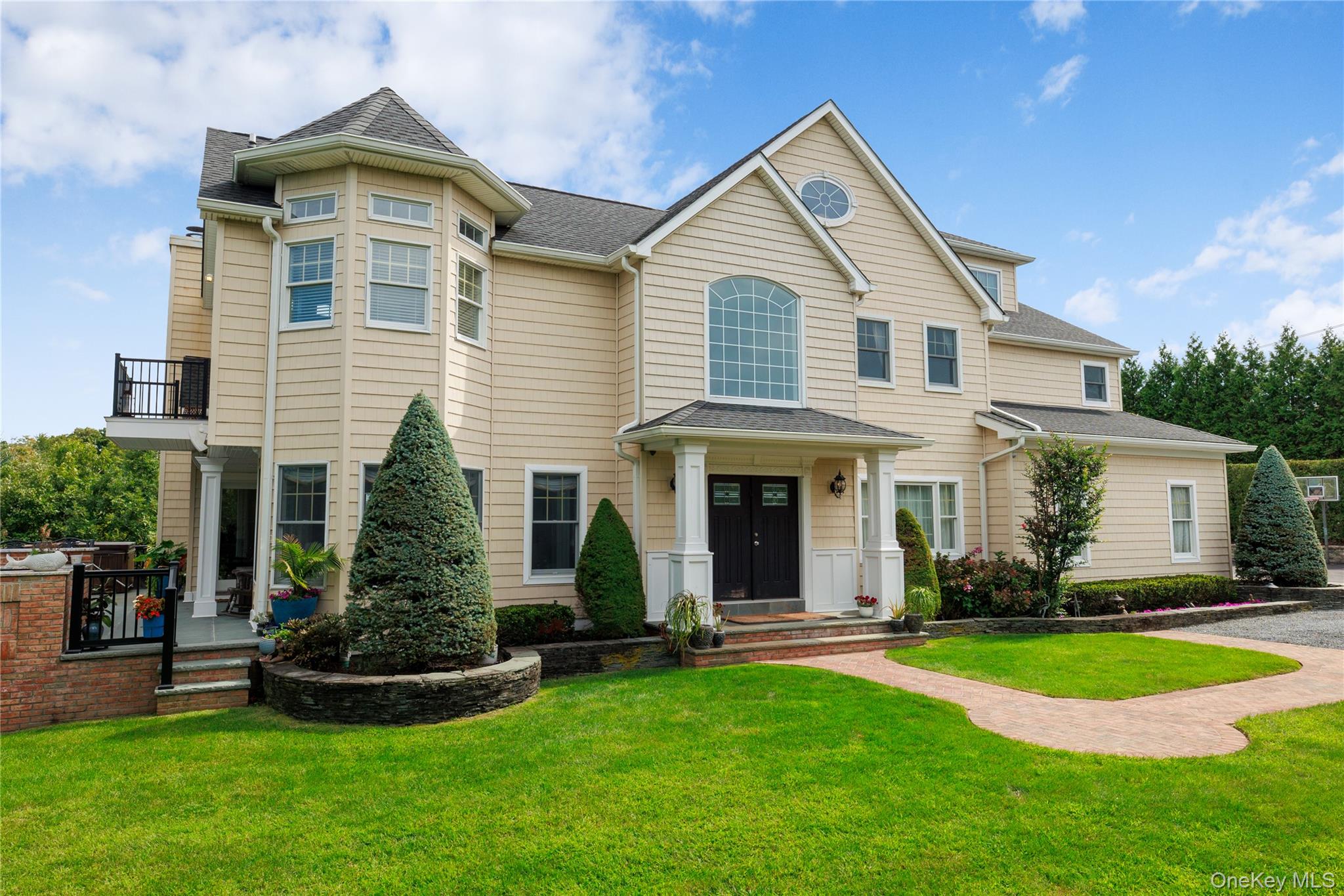 547 Shore Drive, Oakdale NY 11769