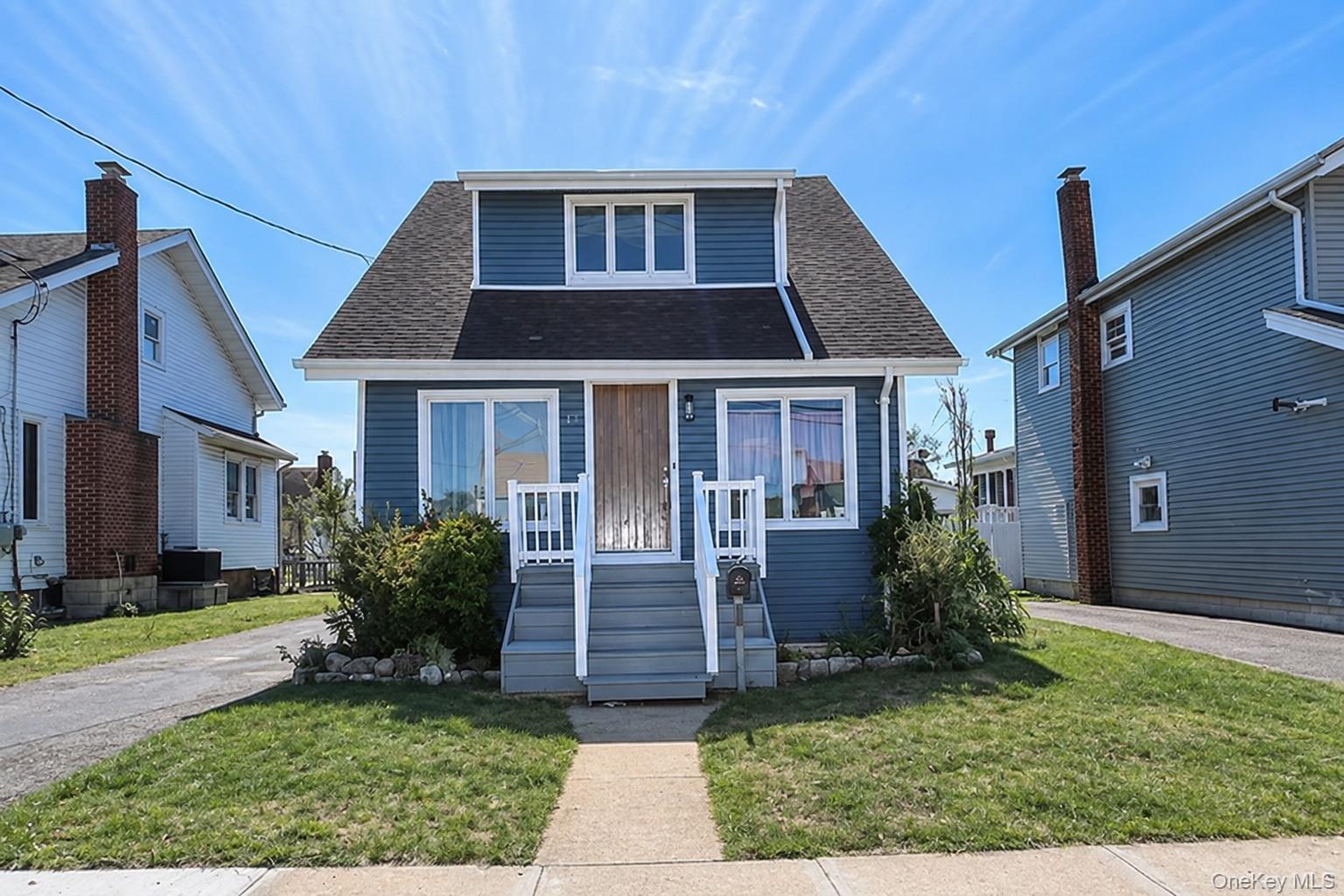 17 Ray Street, Freeport NY 11520