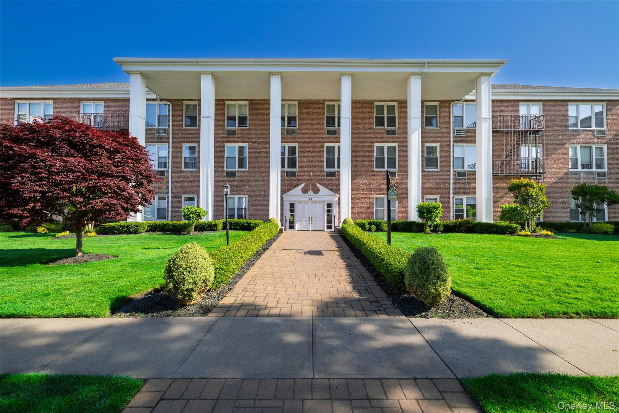 55 Lenox Unit 2N, Rockville Centre NY 11570