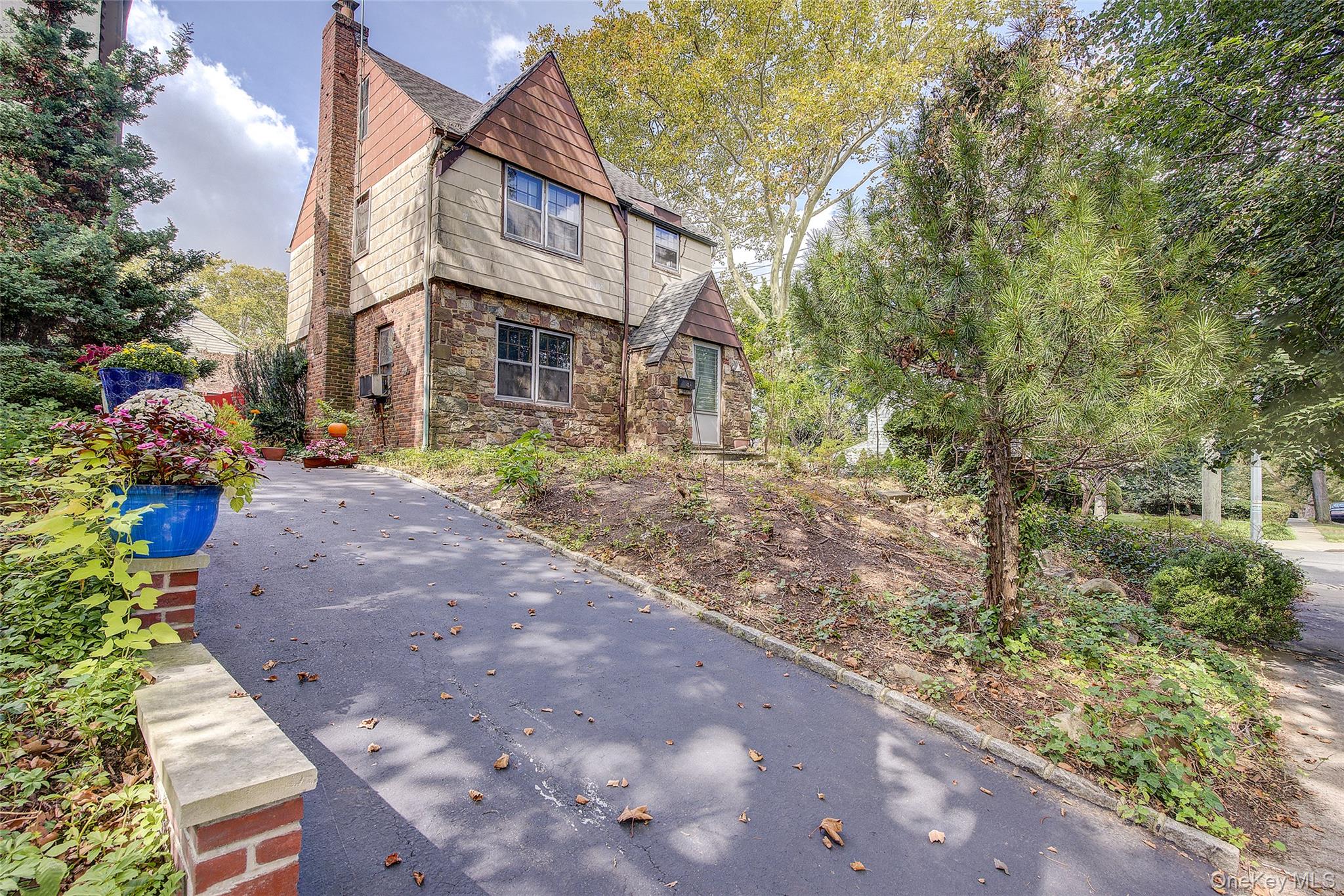 50-02 245th Street, Douglaston NY 11362