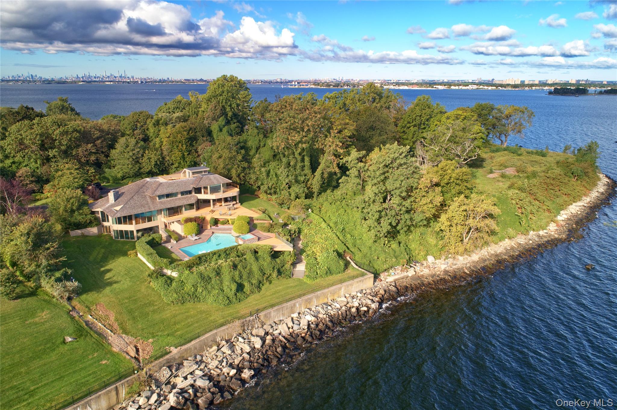 15 Gatsby Lane, Great Neck NY 11024