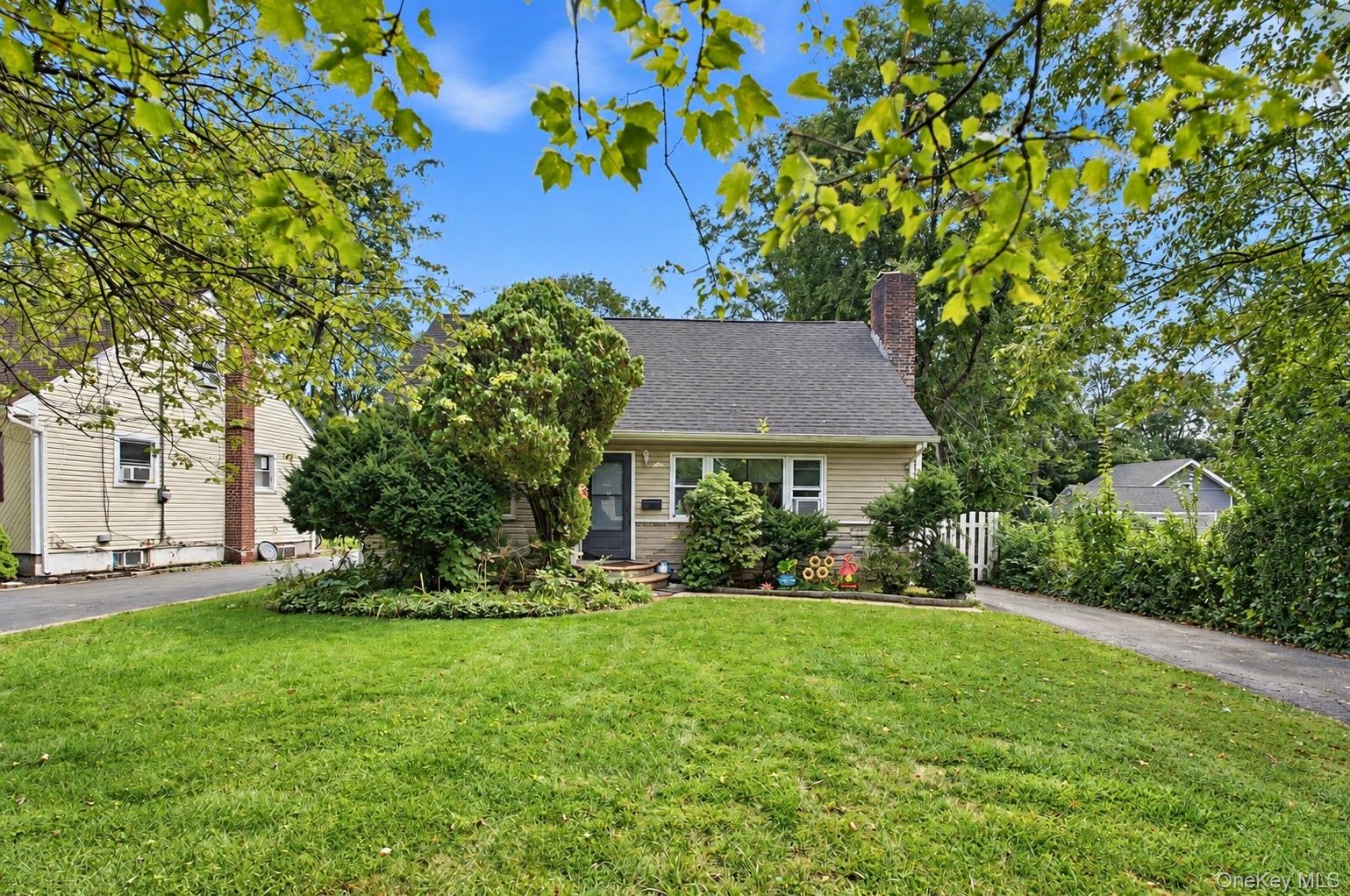 20 W 18th Street, Huntington Station NY 11746