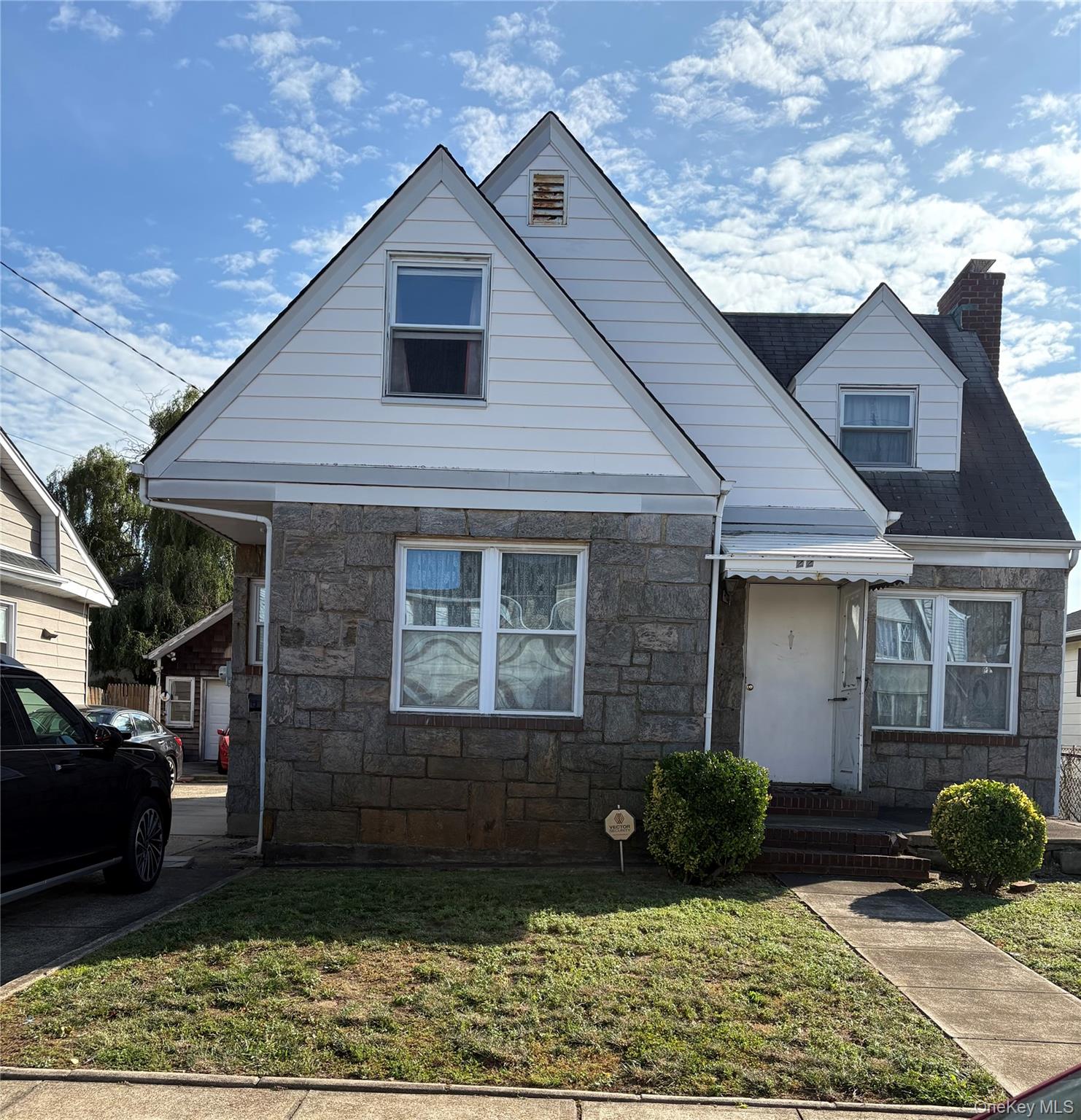 22 E Maple Street, Valley Stream NY 11580