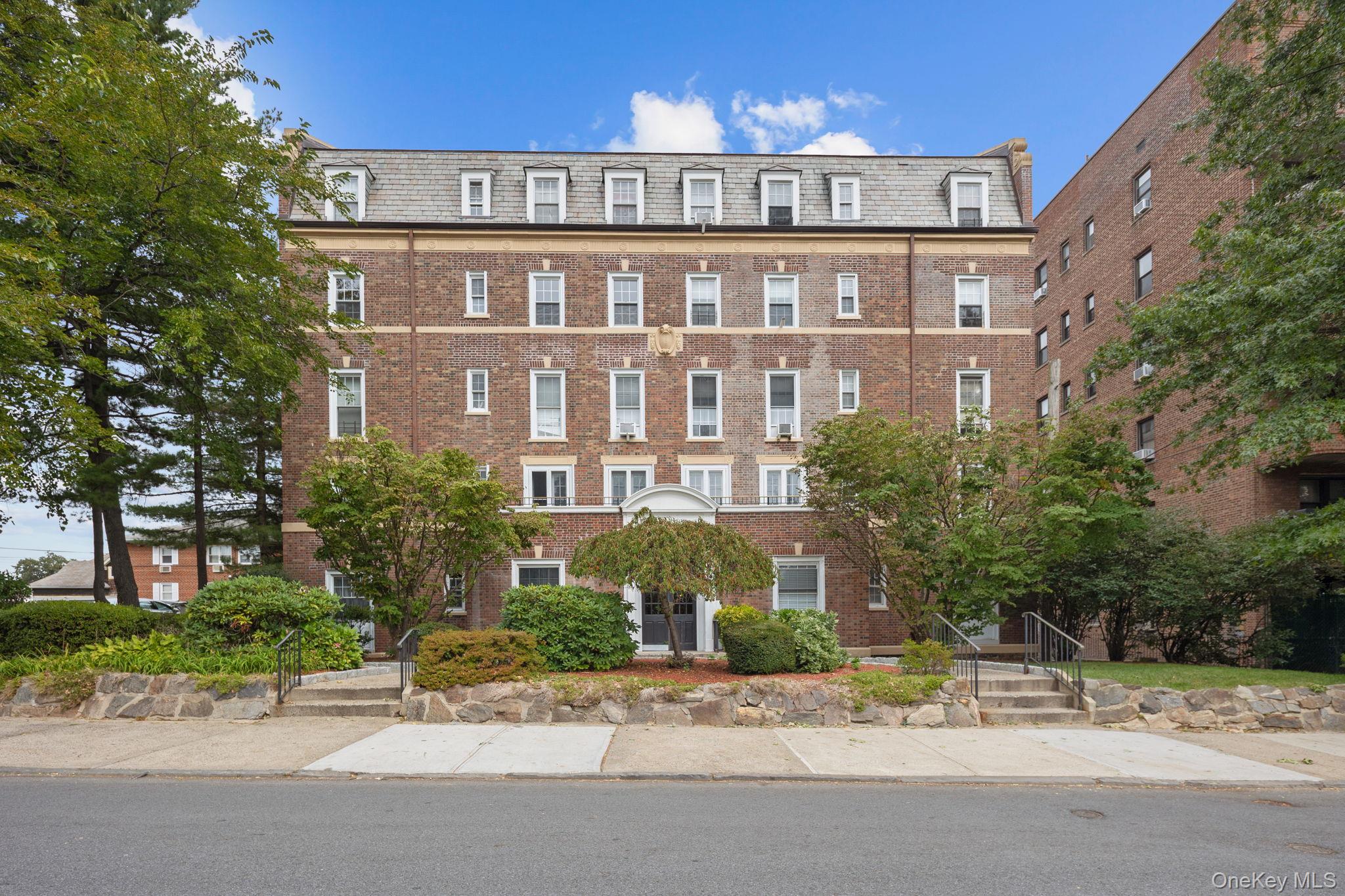 208 Centre Ave Unit 4-B, New Rochelle NY 10805