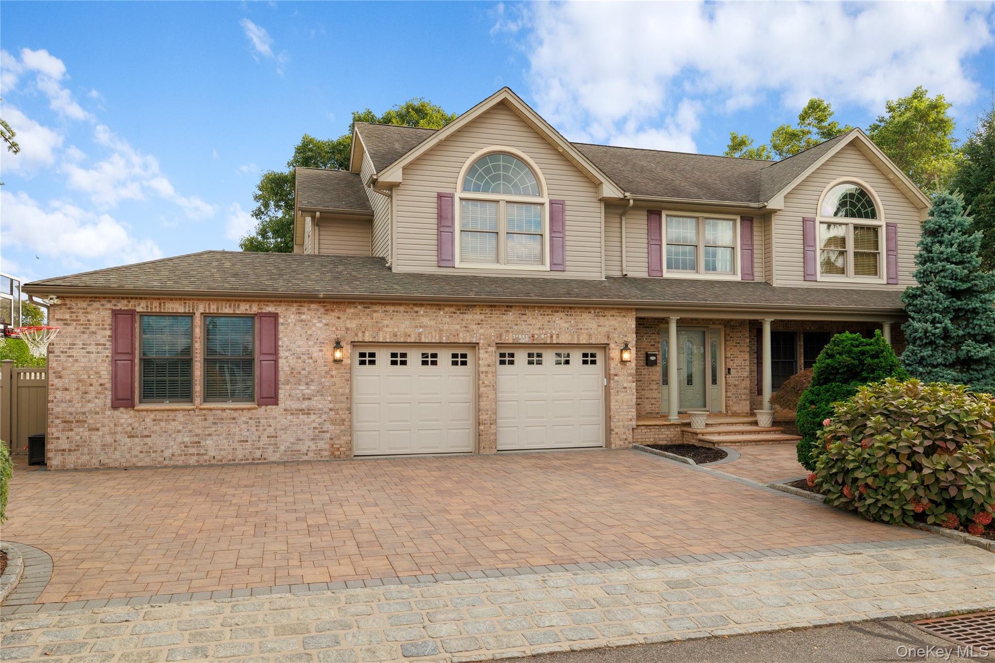 24 South Plaza, Amity Harbor NY 11701