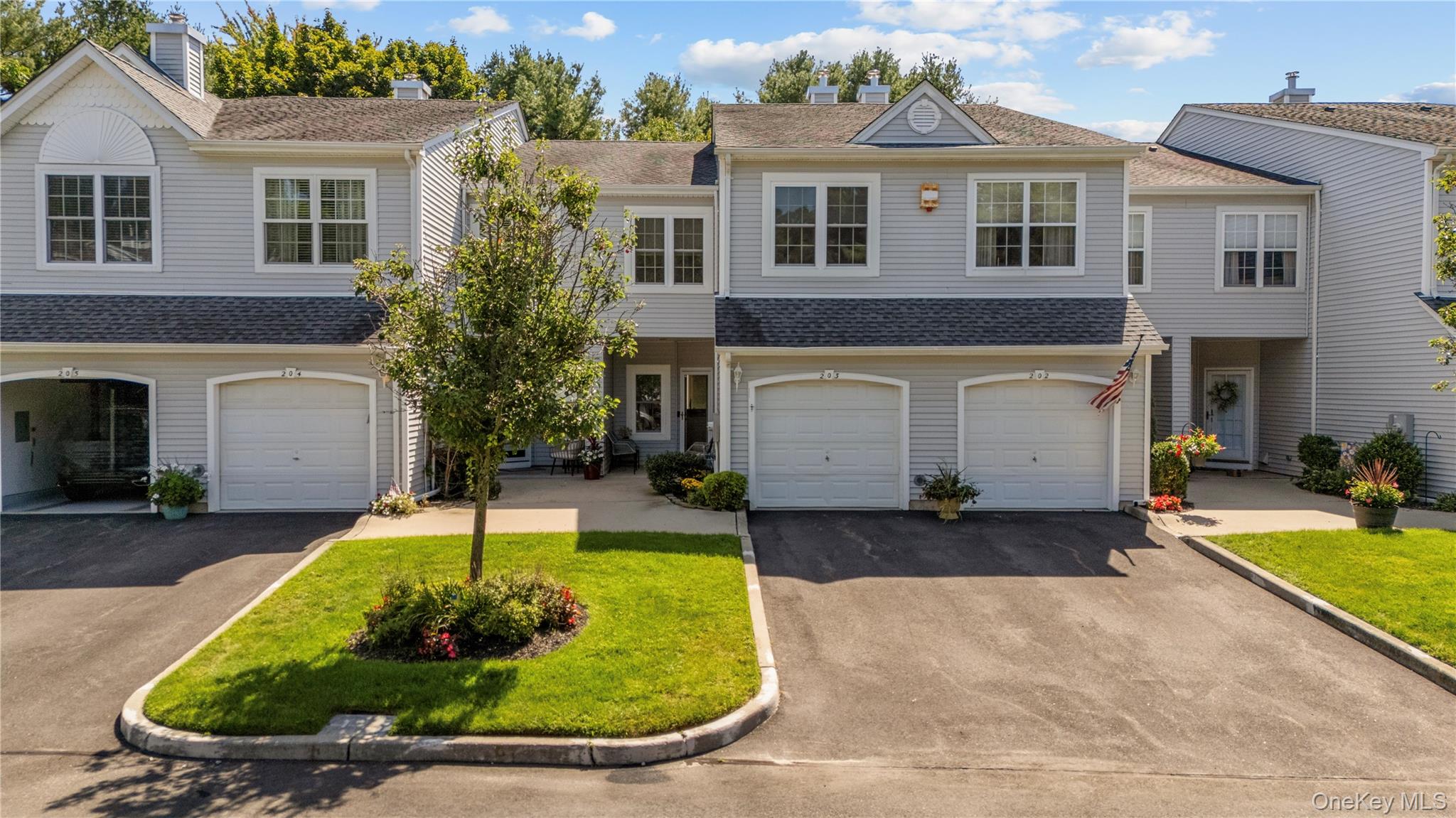203 Windward Court N, Port Jefferson NY 11777