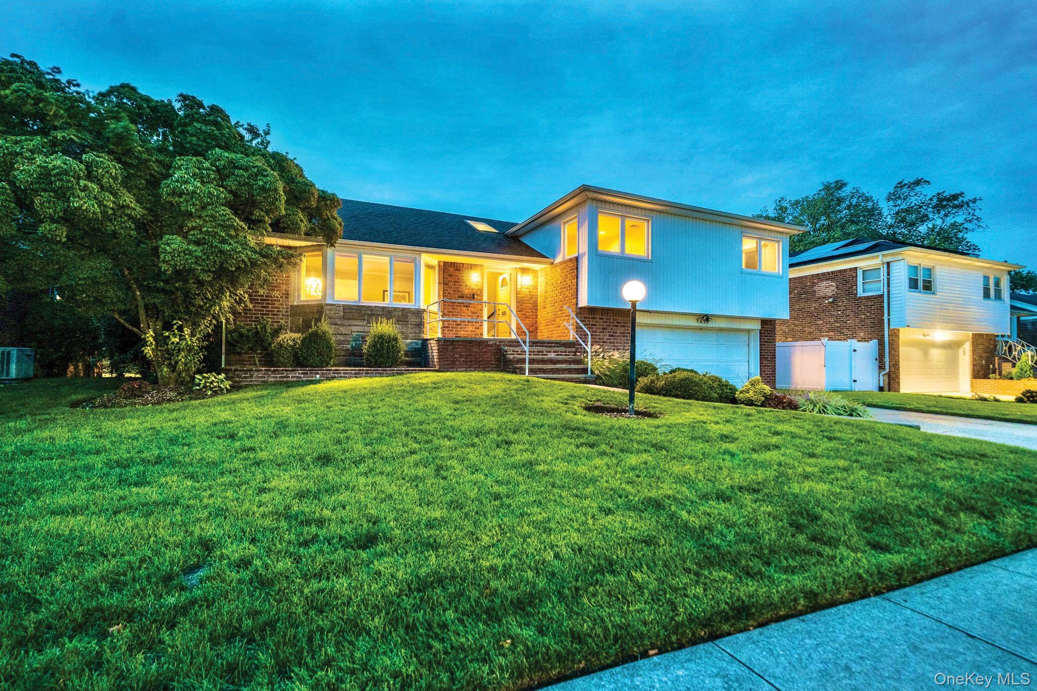 1499 Eric Lane, East Meadow NY 11554