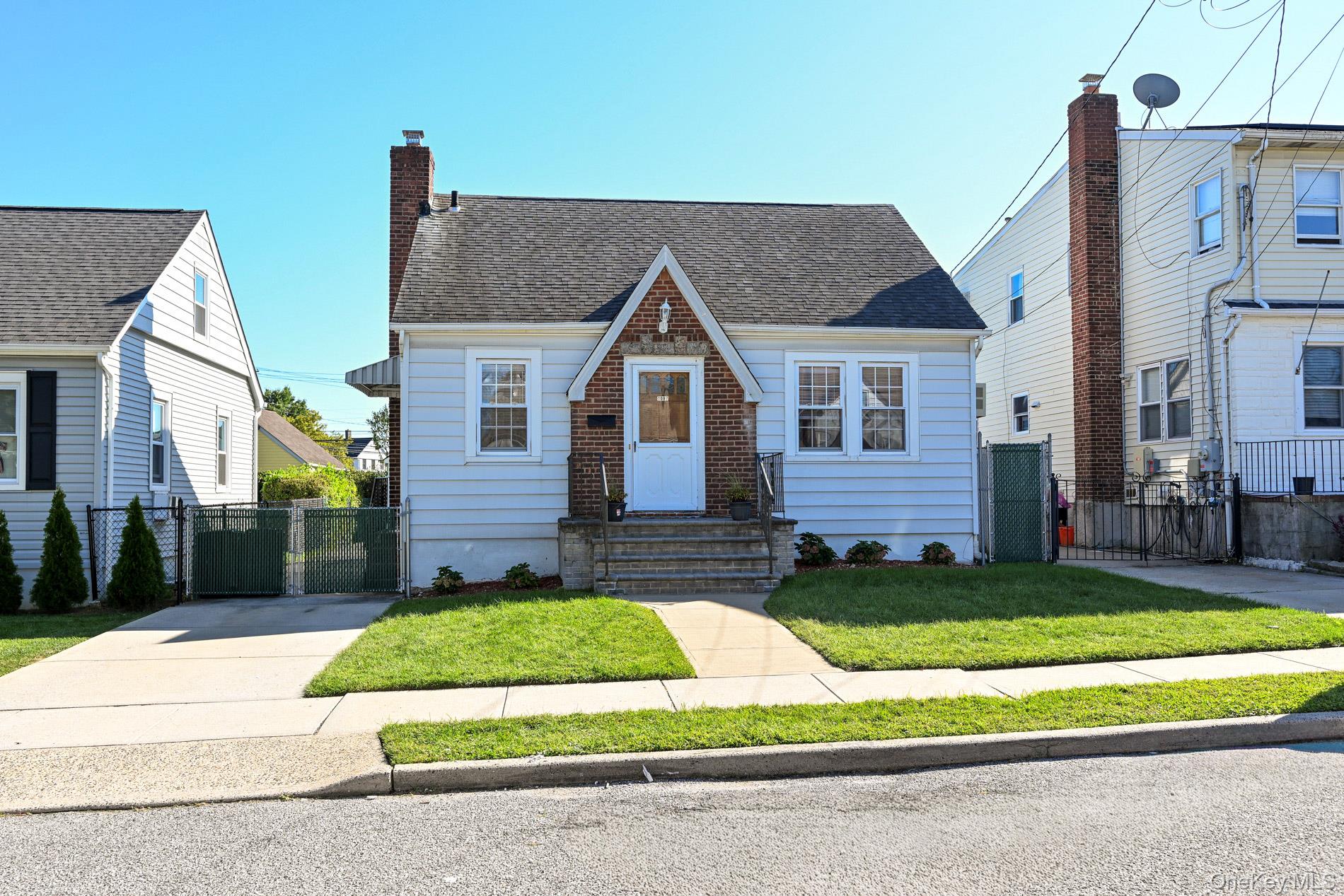 1087 Esther Street, Franklin Square NY 11010