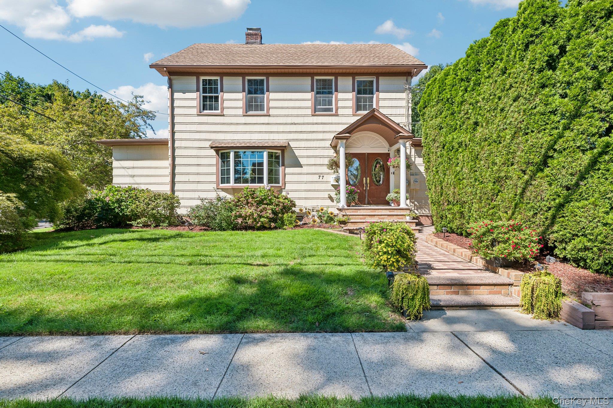 77 Jefferson Avenue, Roslyn Heights NY 11577
