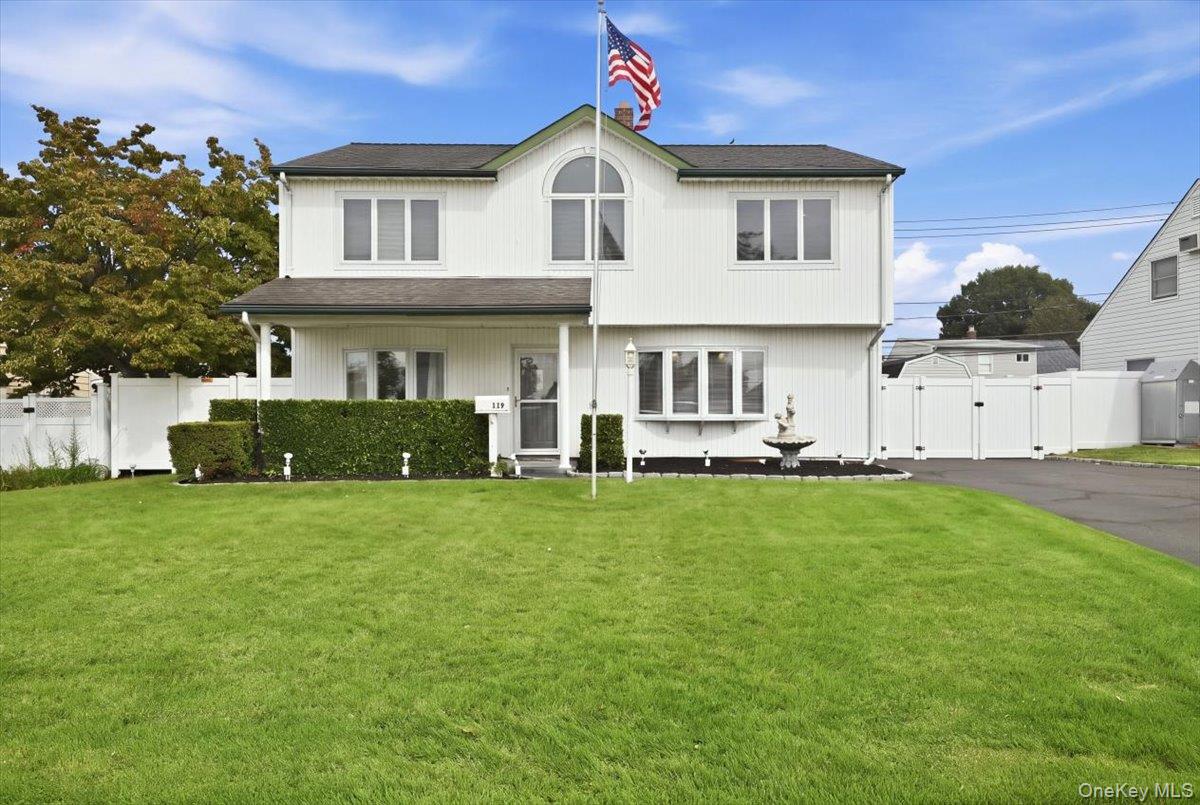 119 Periwinkle Road, Levittown NY 11756
