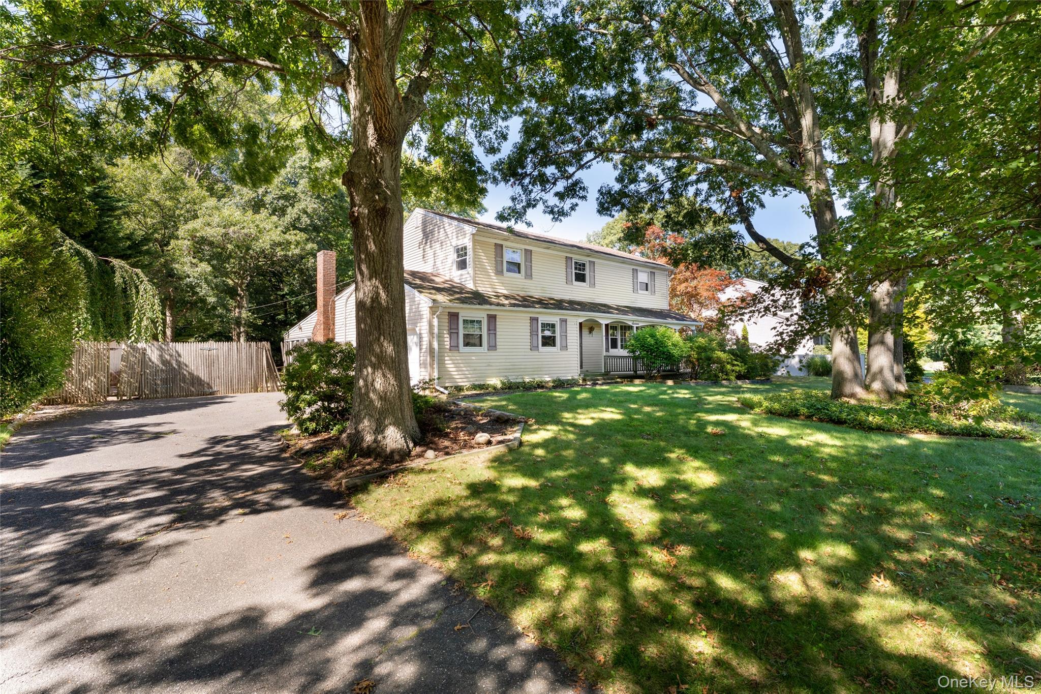 16 Heritage Place S, Nesconset NY 11767