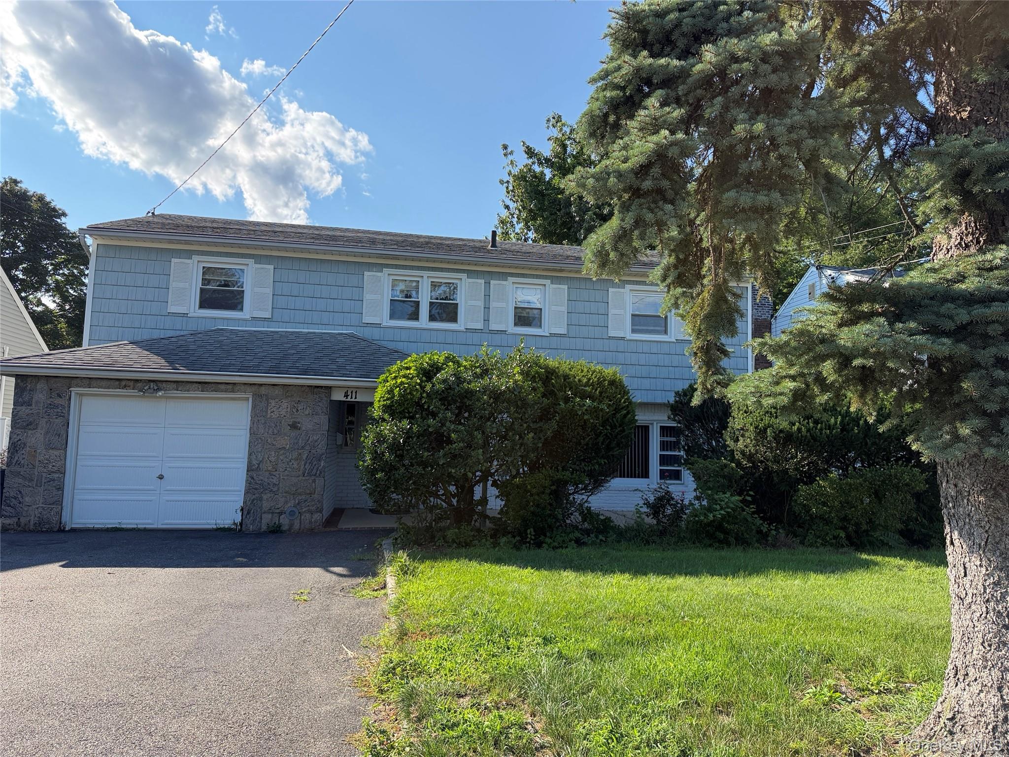 411 Cornwell Avenue, Malverne NY 11565