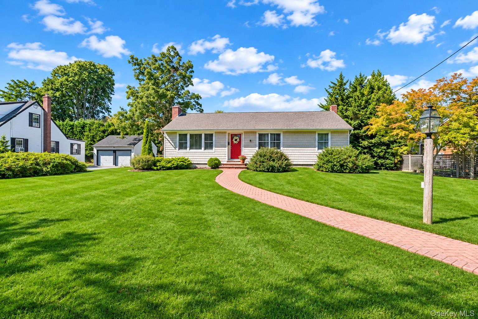 72 S Penataquit Avenue, Bay Shore NY 11706