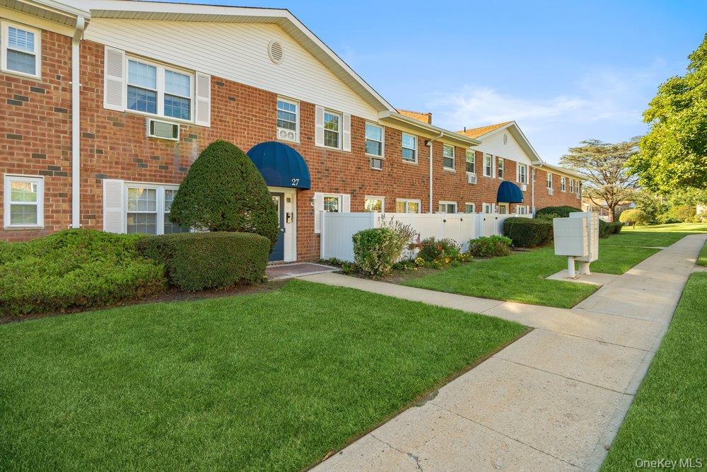 460 Old Town Road Unit 27L, Port Jefferson Station NY 11776