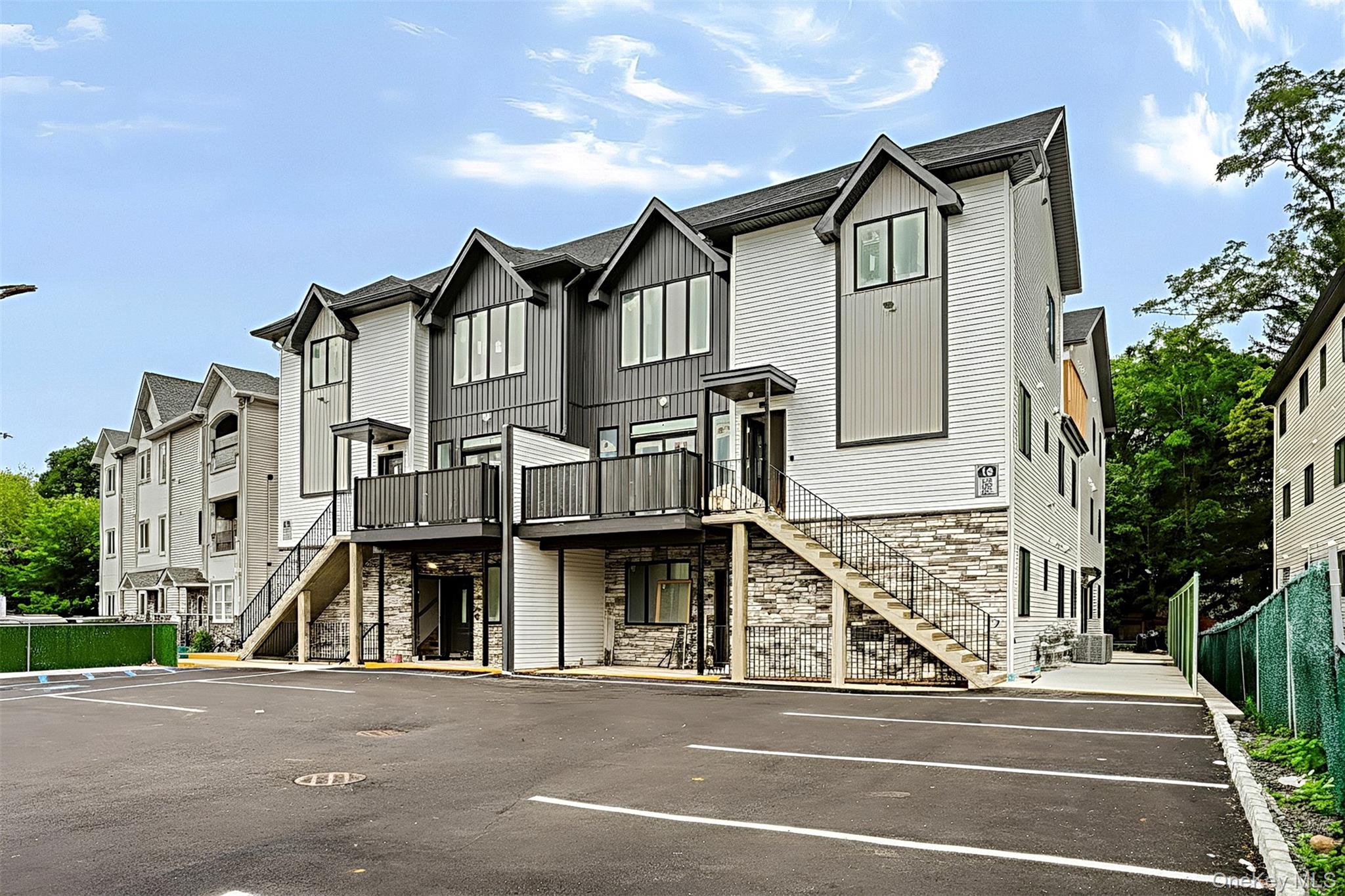 16 Phyllis Terrace Unit 302, Monsey NY 10952