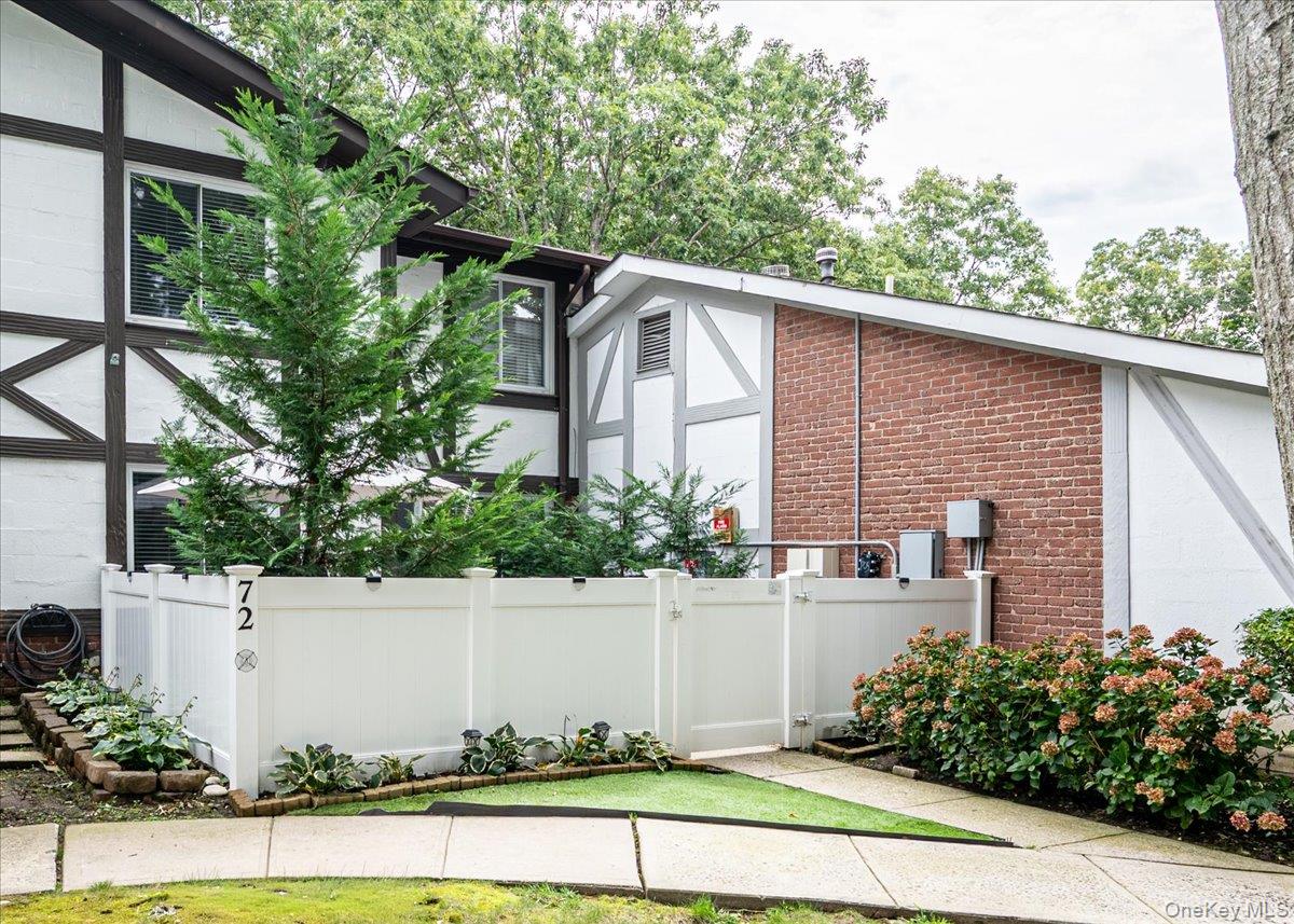 72 Birchwood Road Unit 72, Medford NY 11763