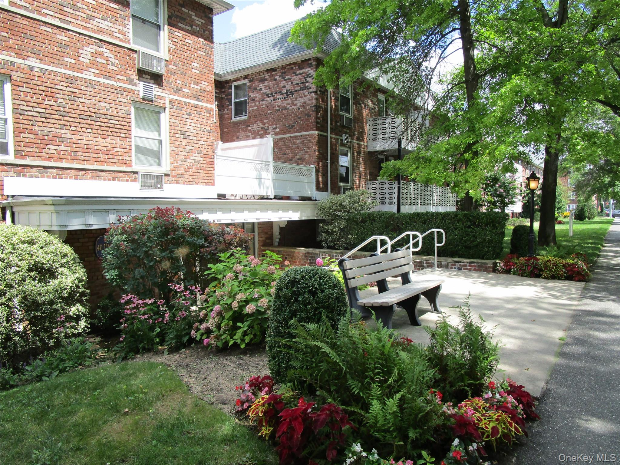 40 Daley Place Unit 127, Lynbrook NY 11563