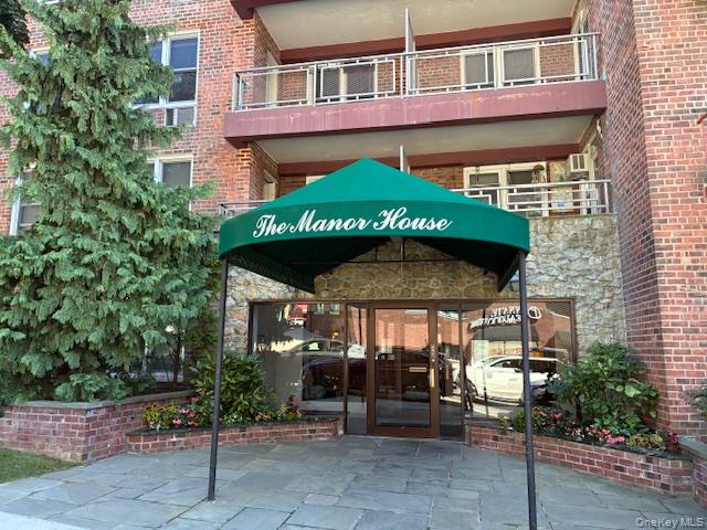 241-20 Northern Blvd Unit 2C, Douglaston NY 11362