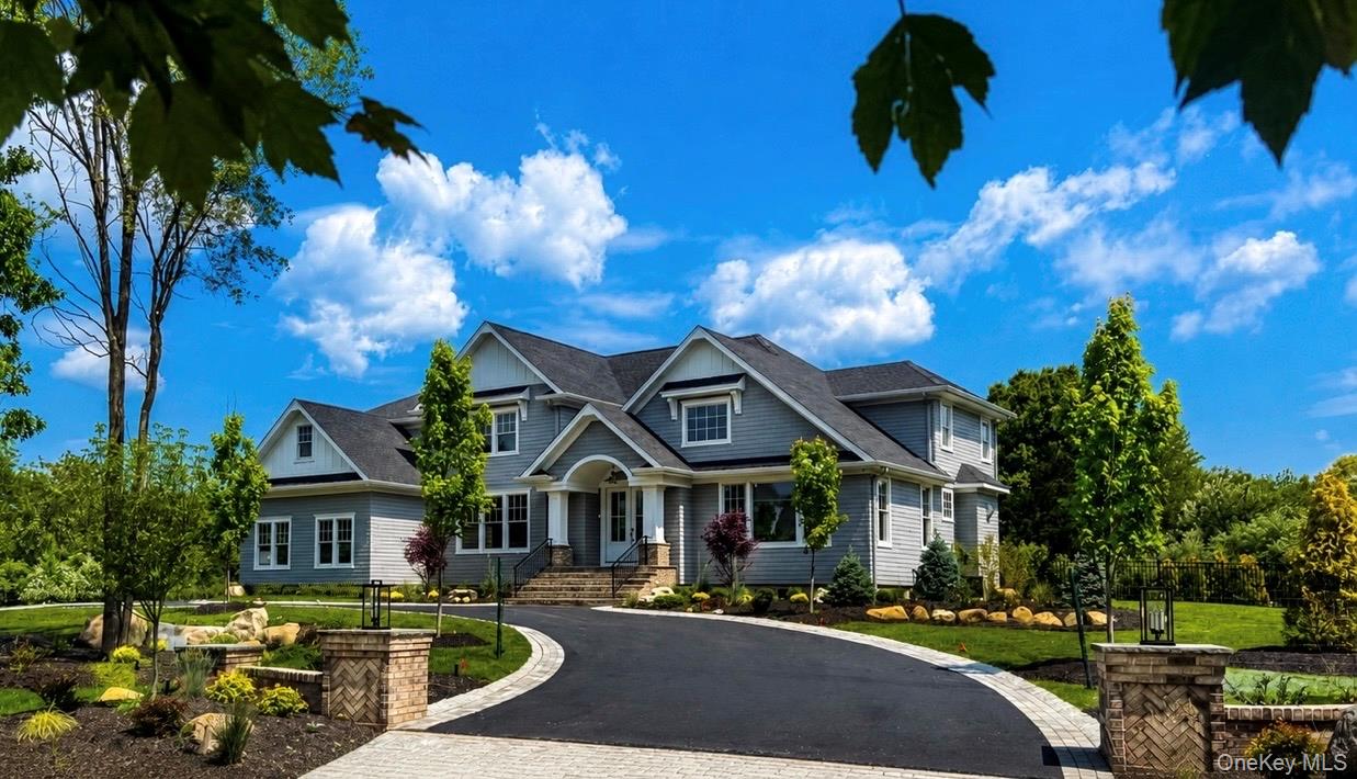 25 Jareds Path, Brookhaven NY 11719