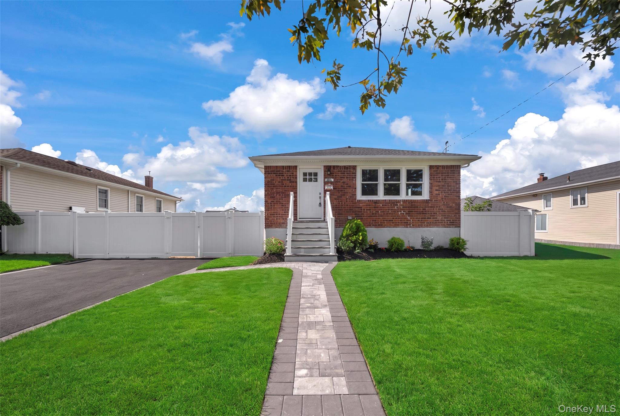 3280 Elliott Boulevard, Oceanside NY 11572