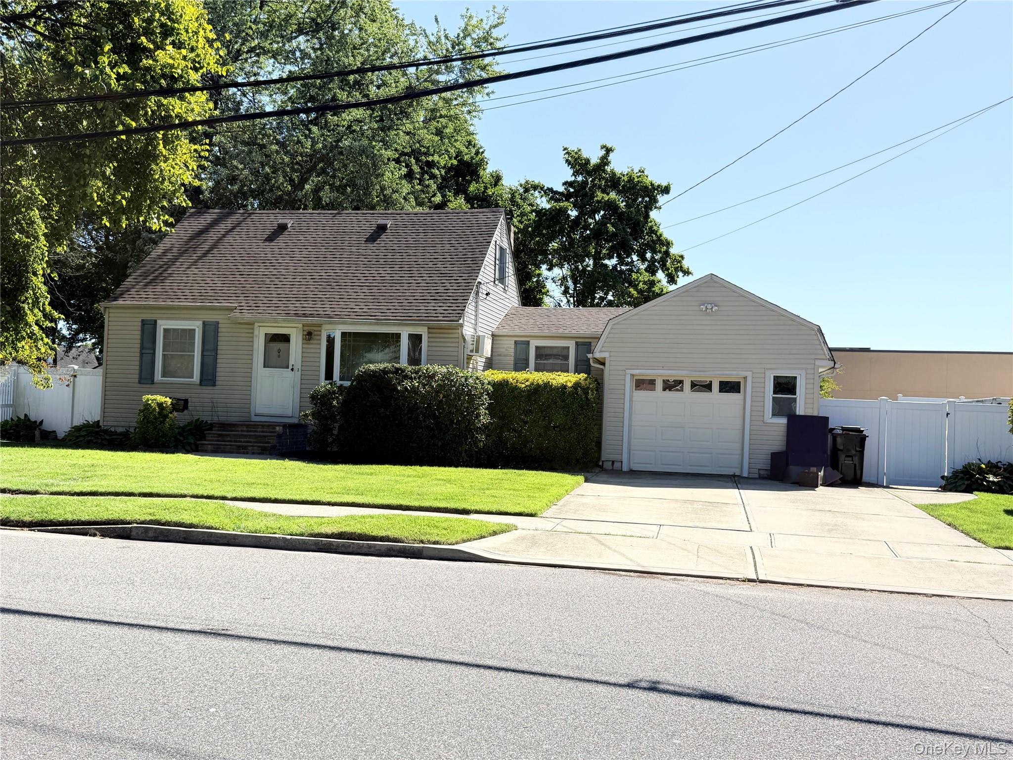 1 Higbie Drive, West Islip NY 11795