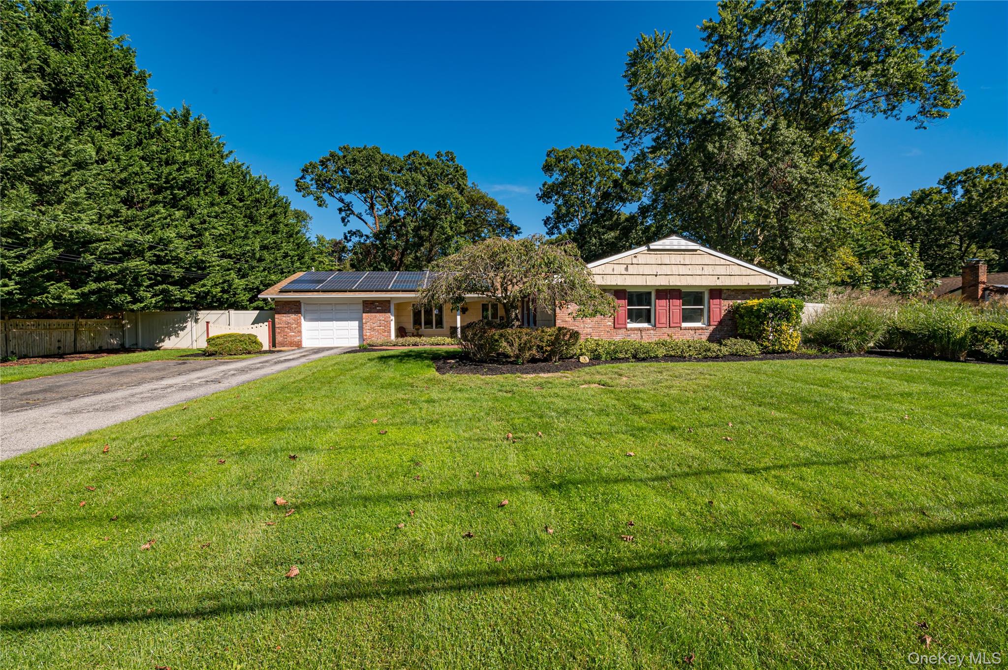 3 High Gate Drive, East Setauket NY 11733