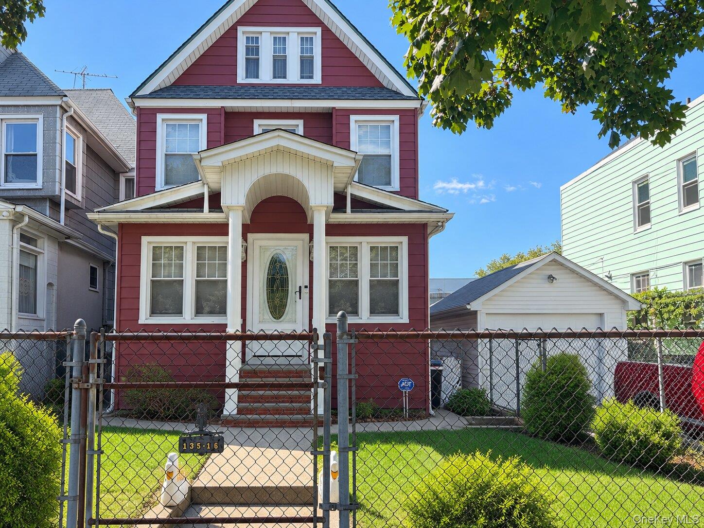 135-16 Kew Gardens Road, Richmond Hill NY 11418