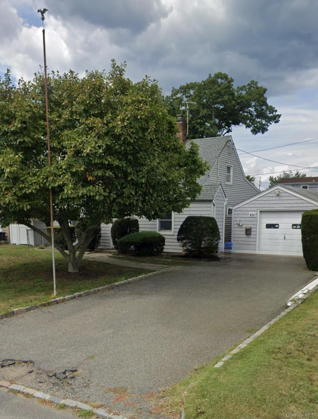 671 Lowell Street, Westbury NY 11590