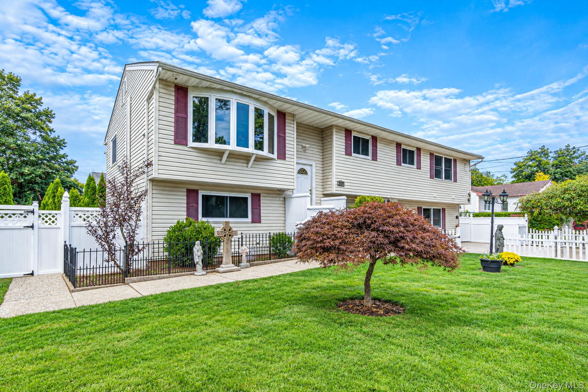 201 Overton Street, Deer Park NY 11729