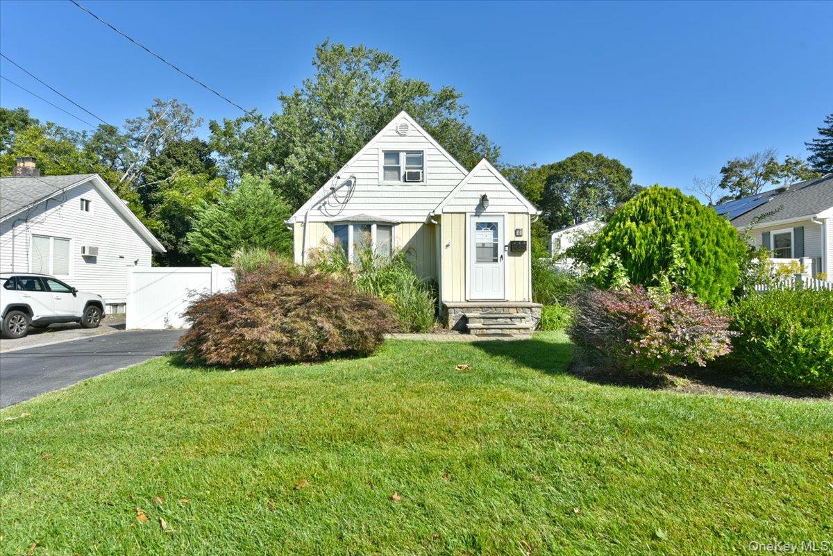 35 Montauk Drive, Bay Shore NY 11706