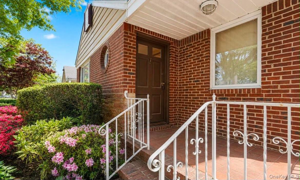 80-07 215th Street, Hollis Hills NY 11427