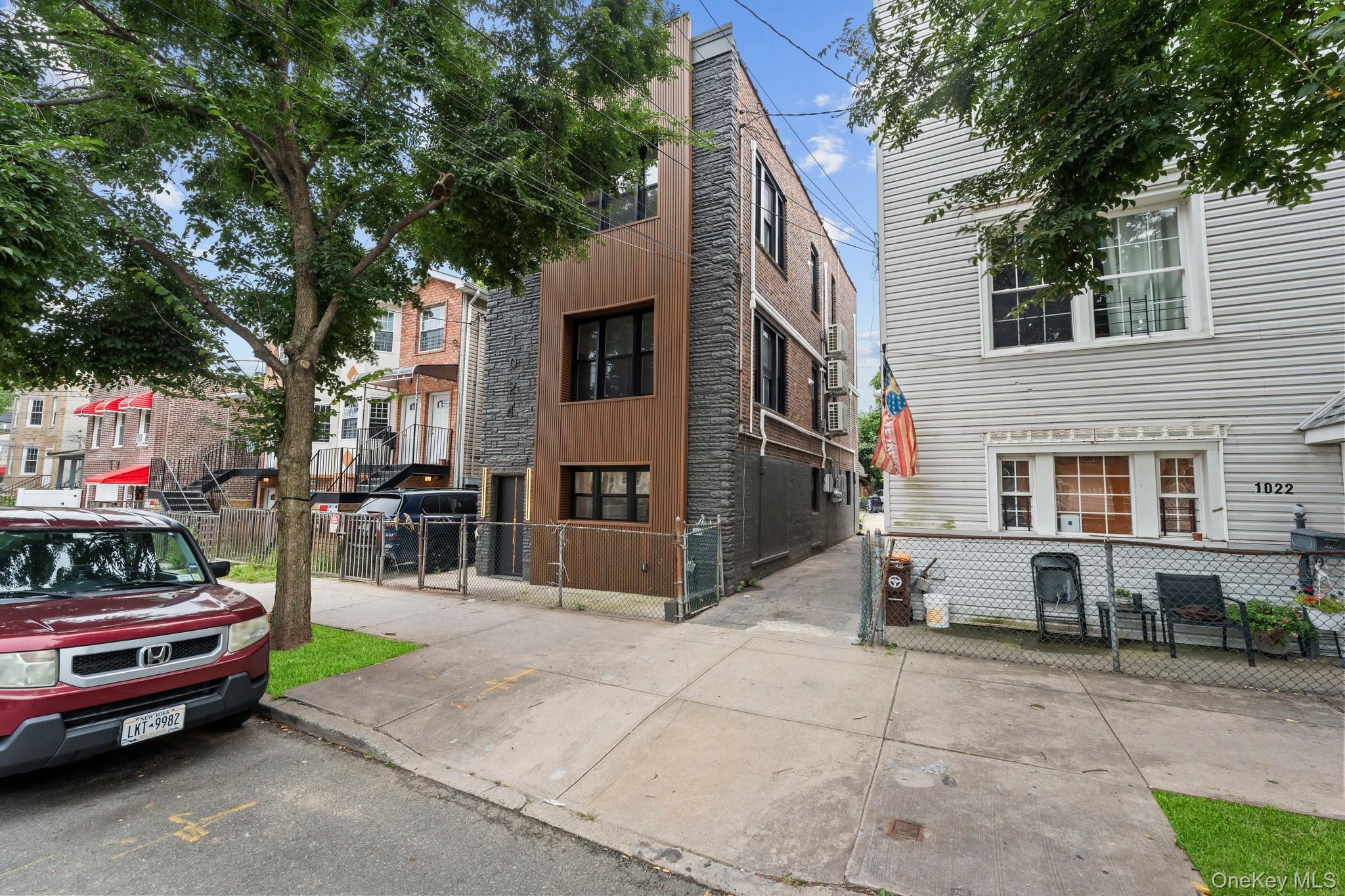 1024 E 226th Street, Bronx NY 10466
