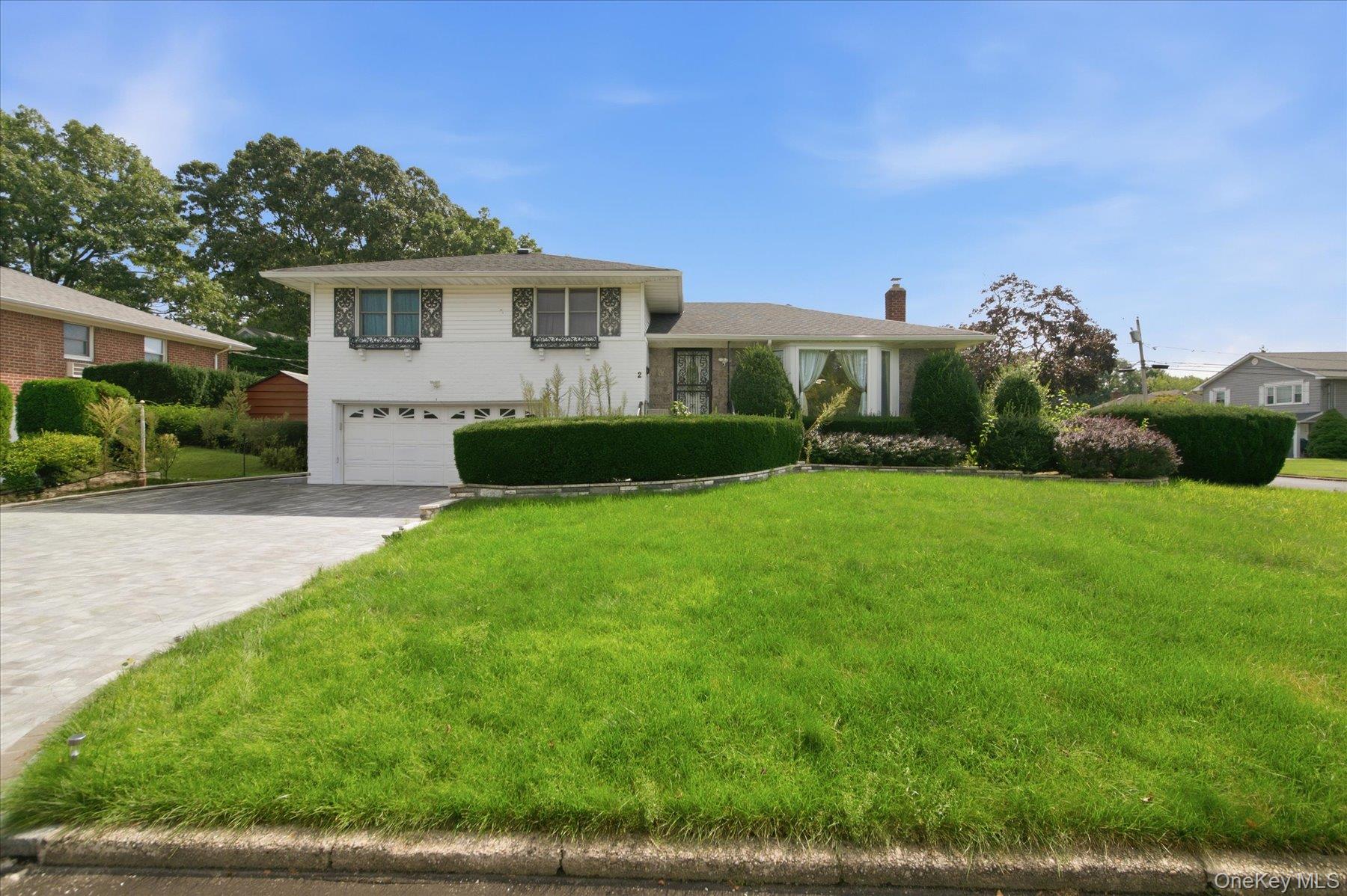 2 Goldfield Street, Melville NY 11747