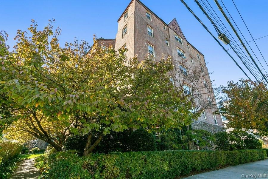 151 Centre Unit 6F, New Rochelle NY 10805