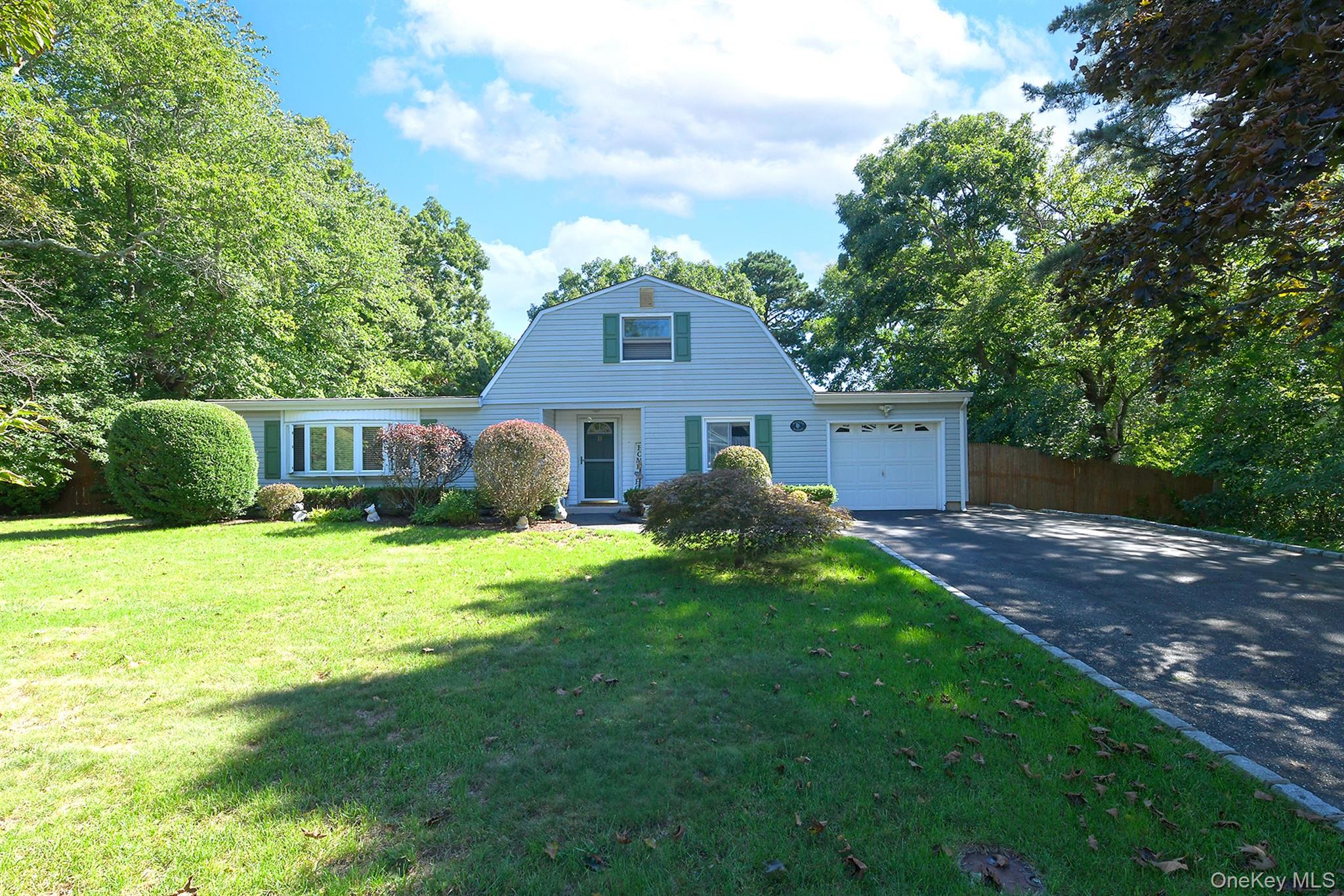 11 Crooked Pine Drive, Medford NY 11763