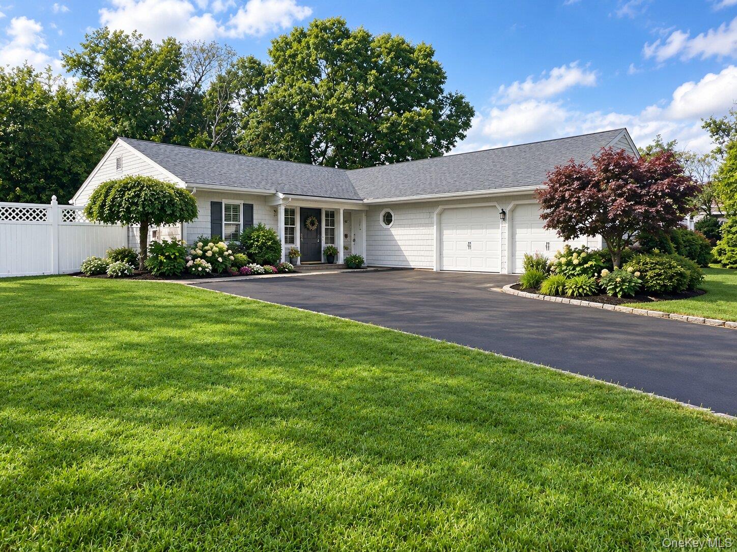 4 Carston Street W, Selden NY 11784
