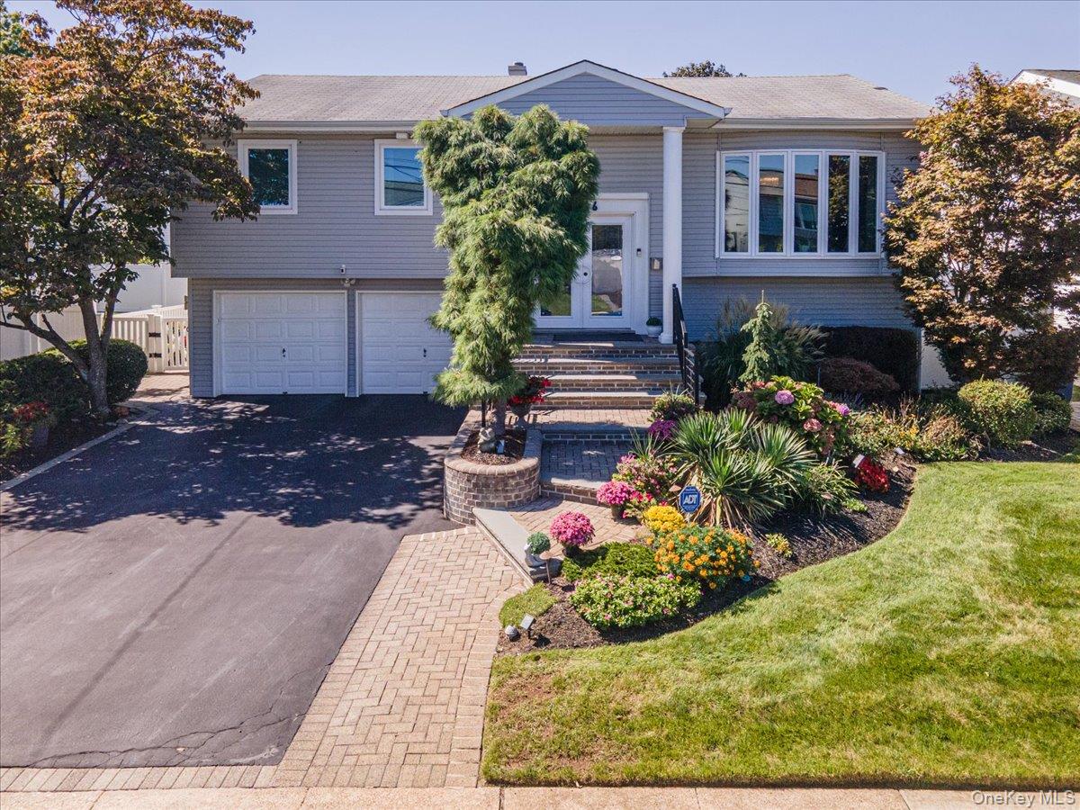 2746 Covered Bridge Road, Merrick NY 11566