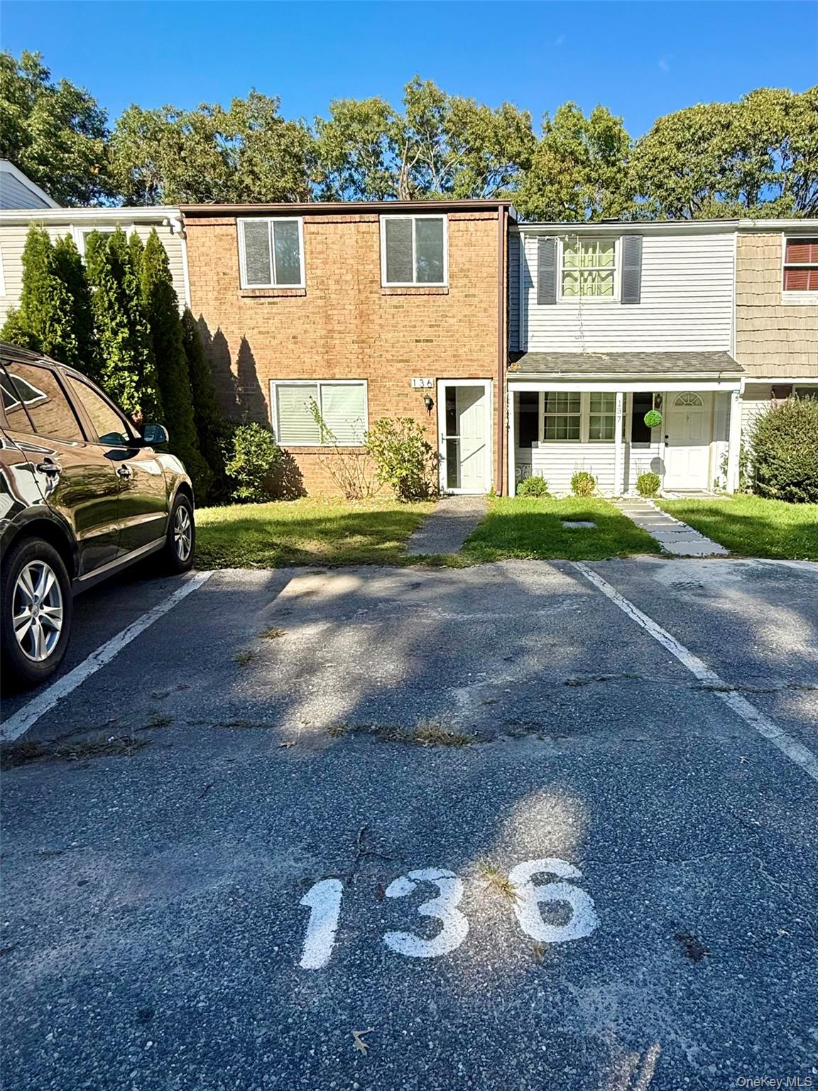 136 Hill Crescent, Calverton NY 11933