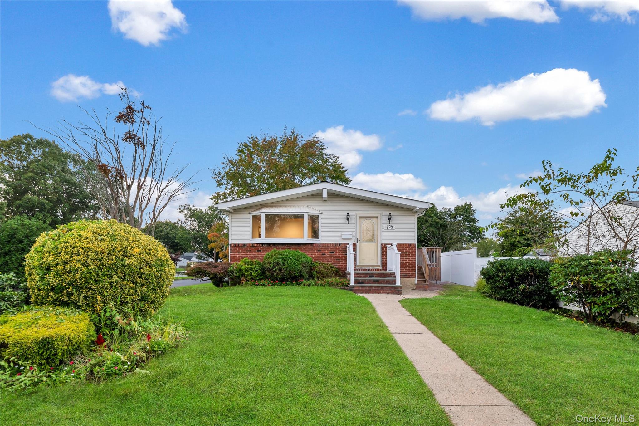 423 Westview Avenue, Deer Park NY 11729