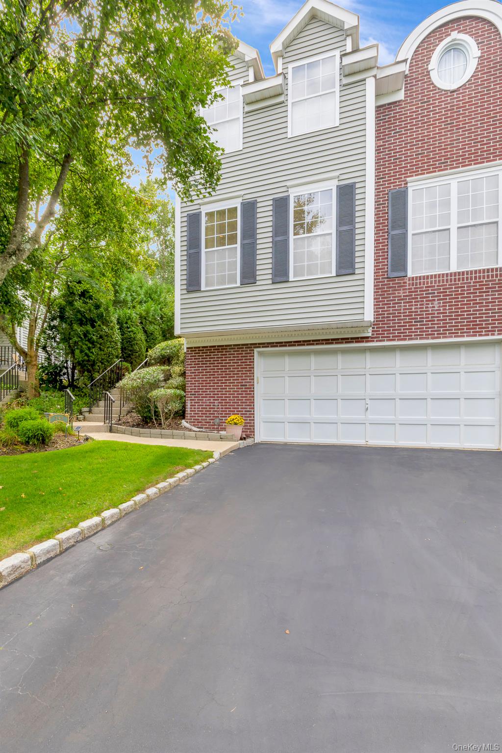 143 Paddington Circle, Smithtown NY 11787