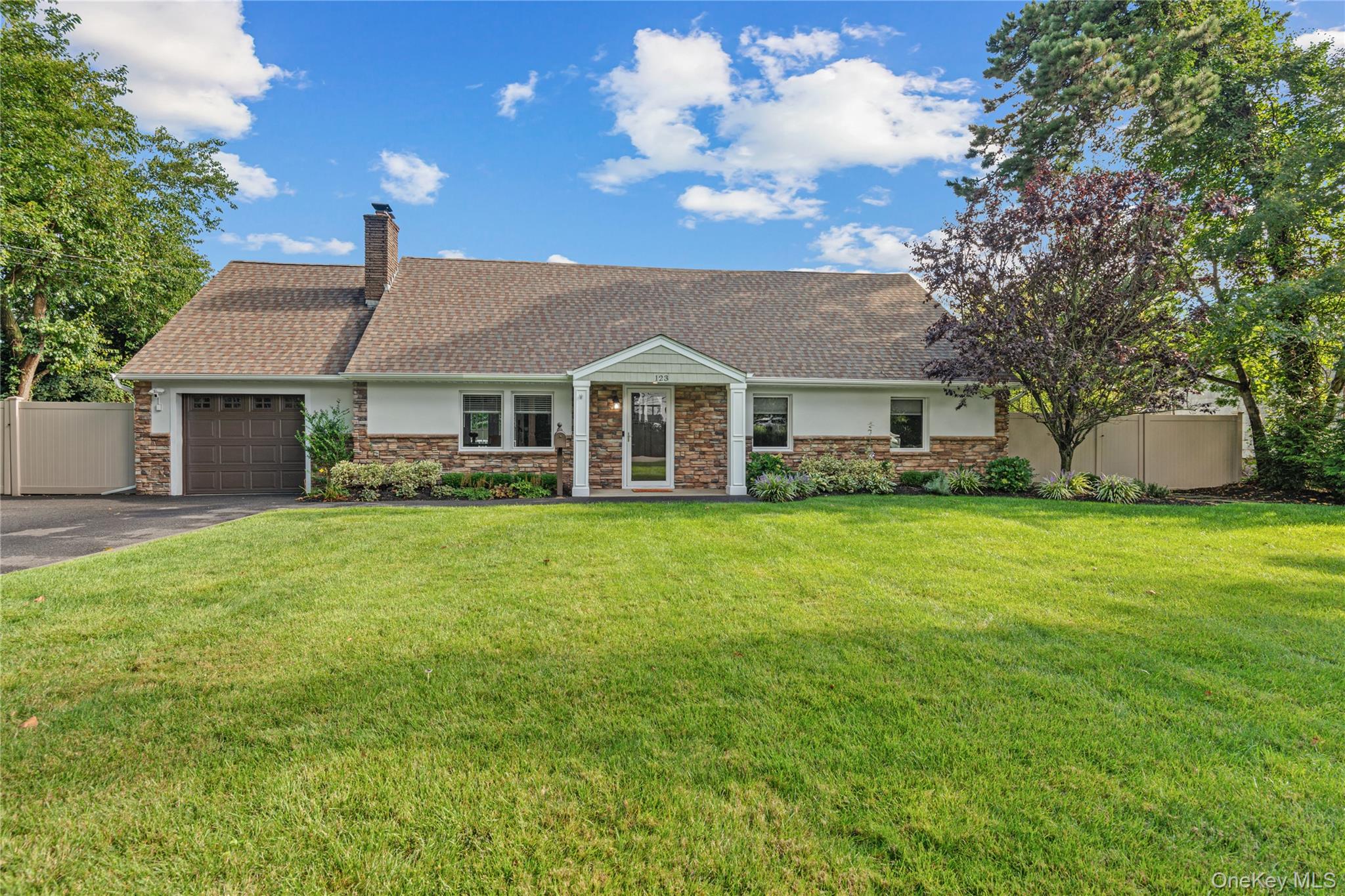 123 Hiawatha Drive, Brightwaters NY 11718