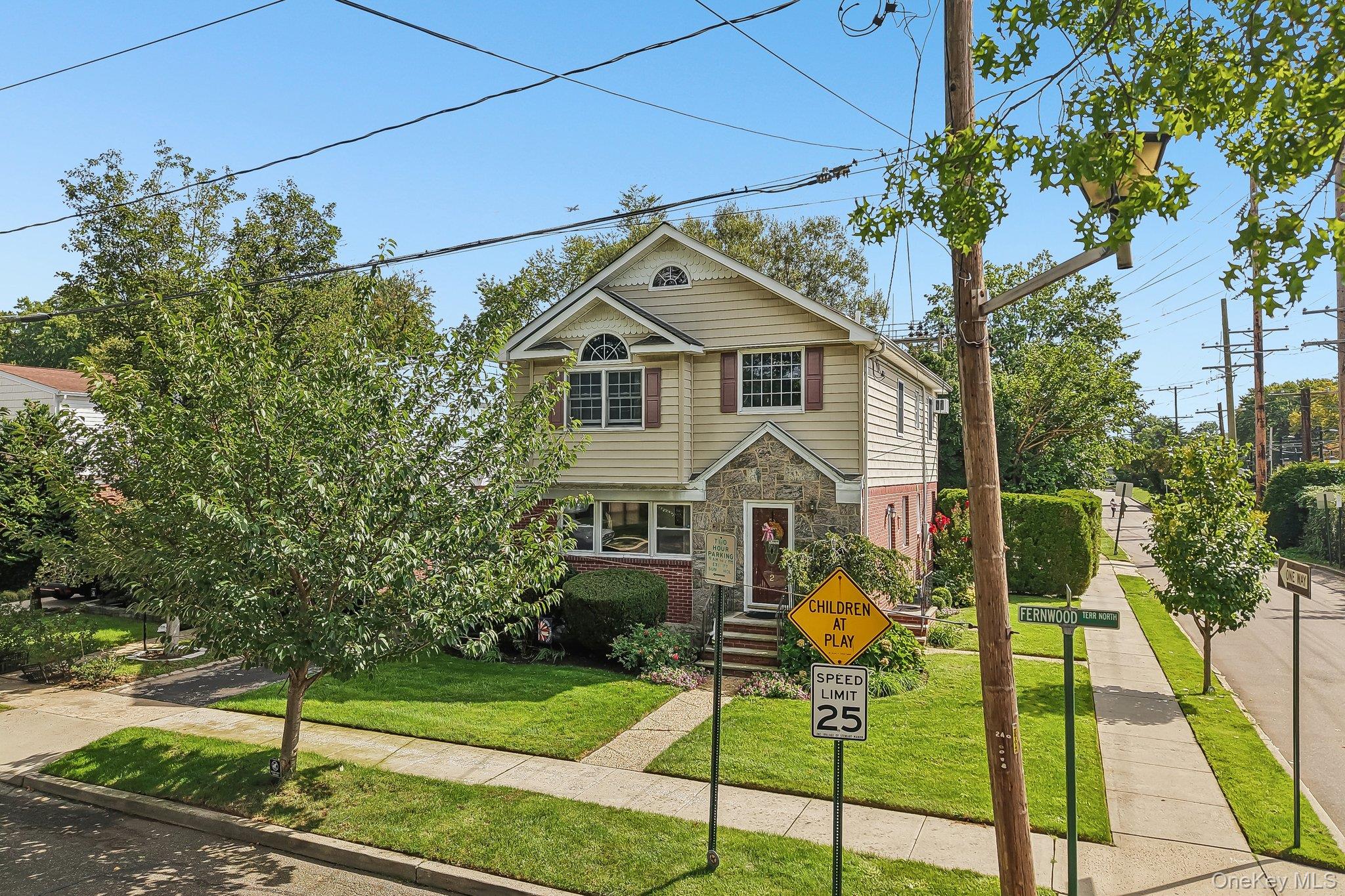 2 Fernwood Terrace N, Garden City NY 11530