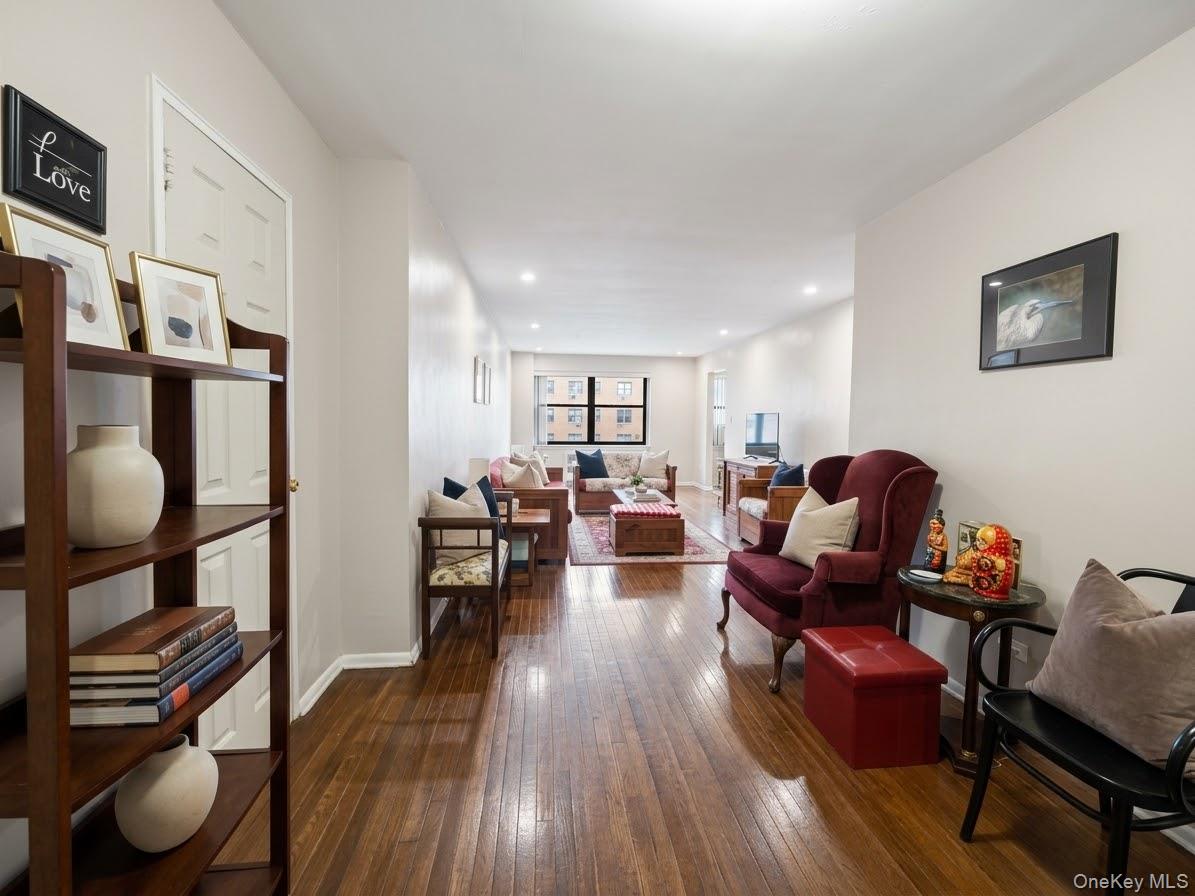 9430 60th Avenue Unit 5D, Elmhurst NY 11373