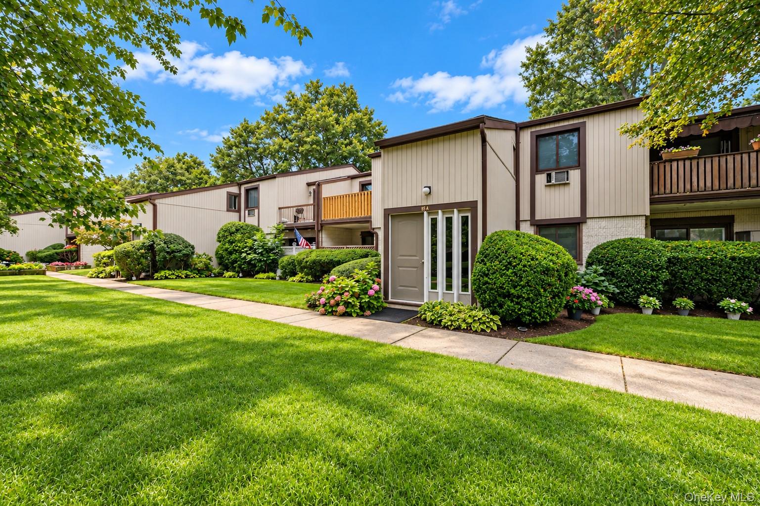 85 Richmond Boulevard Unit 1A, Ronkonkoma NY 11779