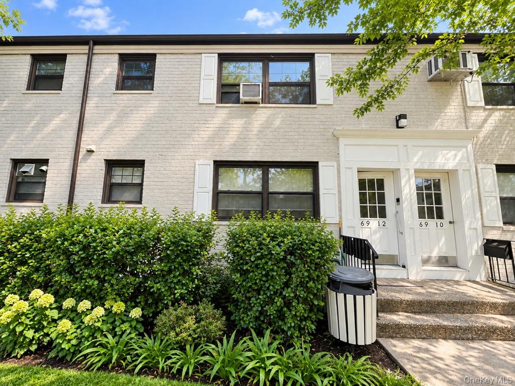69-12 138th St Unit B, Kew Garden Hills NY 11367